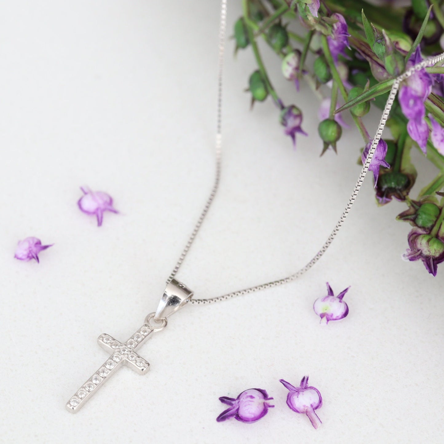 Collar de cruz delicada de plata de ley con circonita cúbica, colgante de cruz, colgante de cruz de plata de ley, cruz minimalista, cruz para niñas