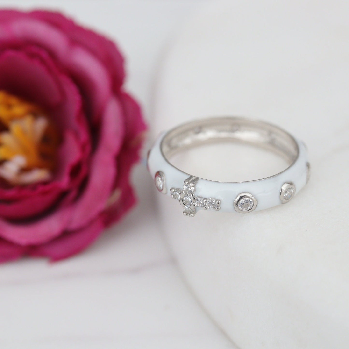 Anillo rosario, anillo rosario con circonita, anillo rosario de plata de primera ley estilo minimalista, anillo rosario delicado, anillo rosario de confirmación