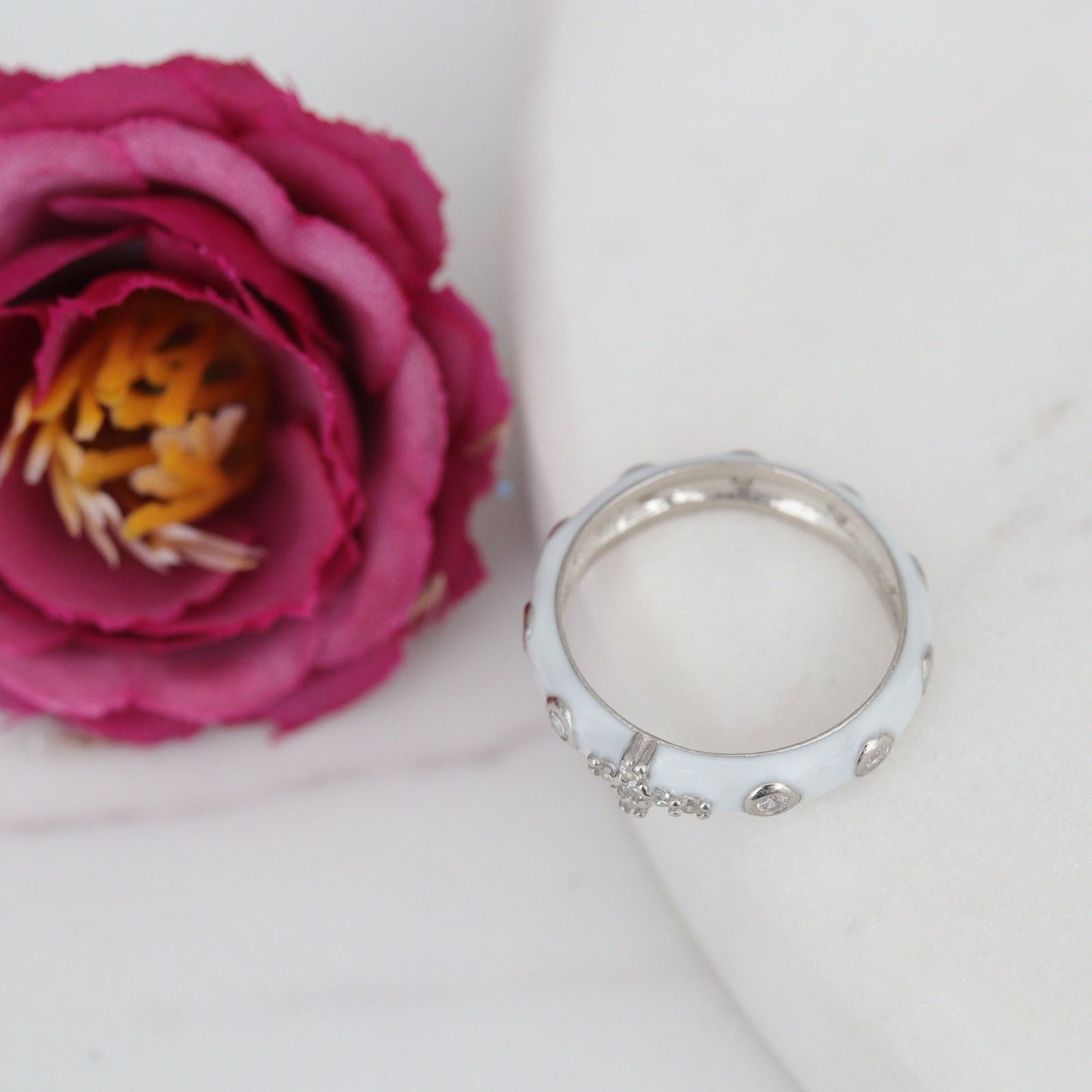 Anillo rosario, anillo rosario con circonita, anillo rosario de plata de primera ley estilo minimalista, anillo rosario delicado, anillo rosario de confirmación