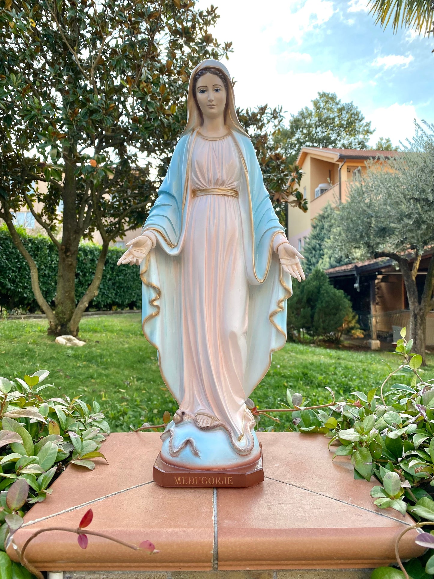 Estatua exterior de polvo de mármol fundido de Nuestra Señora de Gracia, estatua de Tihaljina, estatua de Medjugorje de 20 pulgadas, estatua de la Virgen María, estatua católica