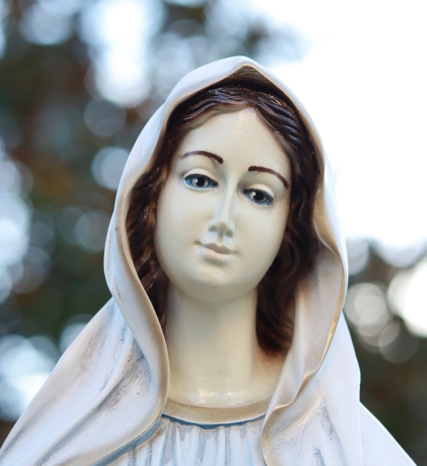 Estatua de Medjugorje, escultura de Nuestra Señora, estatua de la Reina de la Paz, estatua católica al aire libre, estatua del altar del hogar, estatua de polvo de mármol fundido de 60 cm