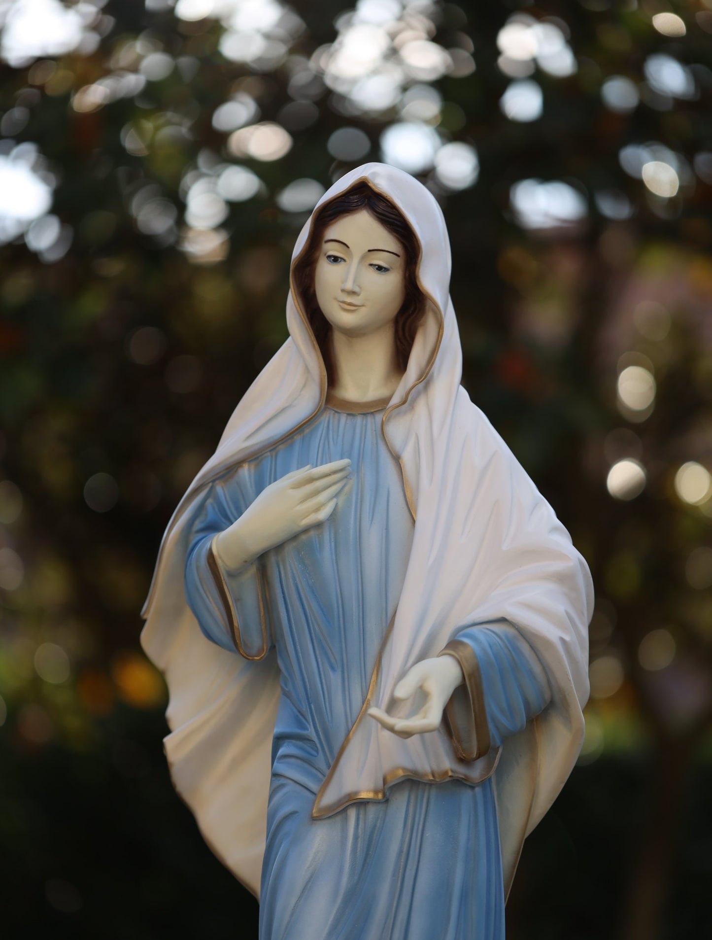 Estatua de Medjugorje de 90 cm, escultura de Nuestra Señora Reina de la Paz, estatua de polvo de mármol fundido de Medjugorje, estatua de Nuestra Señora de 35 pulgadas