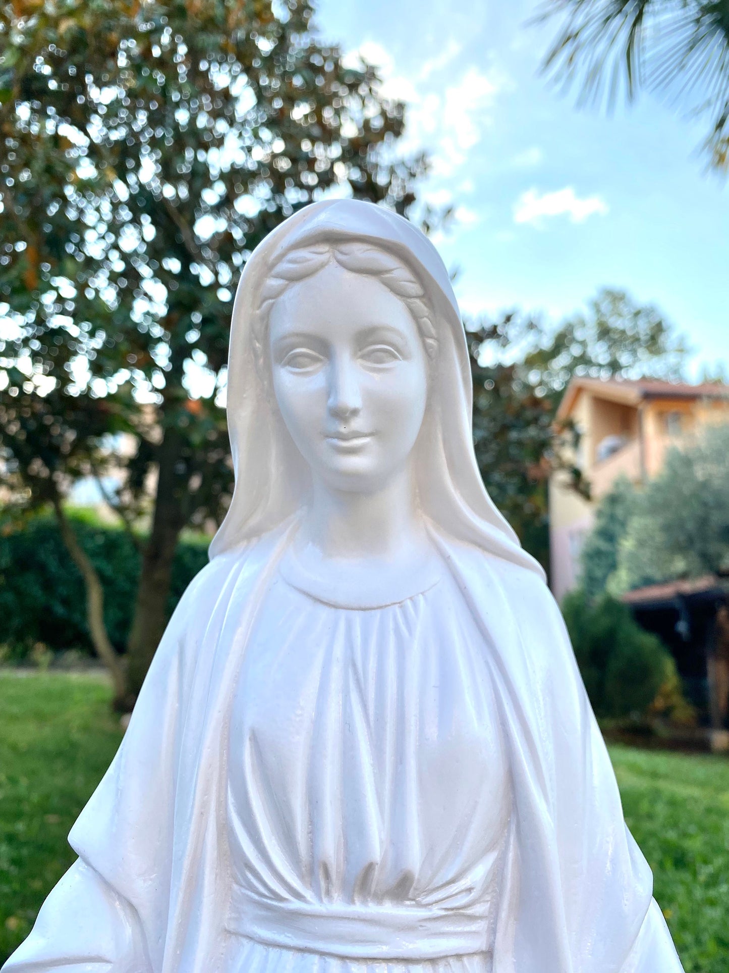 Estatua de polvo de mármol fundido de 20 pulgadas de Nuestra Señora de Gracia, estatua de polvo de mármol de Nuestra Señora de Tihaljina para jardín