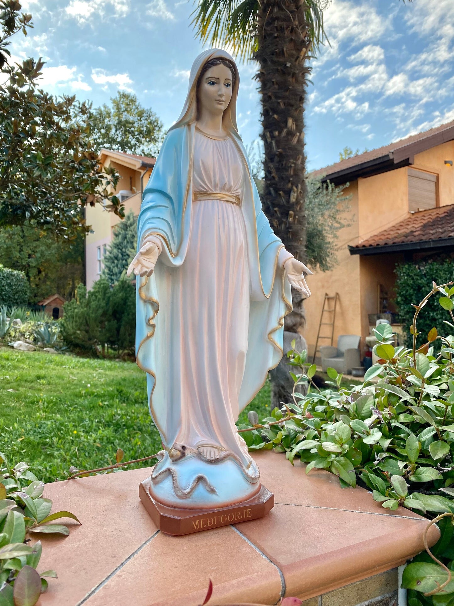 Estatua exterior de polvo de mármol fundido de Nuestra Señora de Gracia, estatua de Tihaljina, estatua de Medjugorje de 20 pulgadas, estatua de la Virgen María, estatua católica