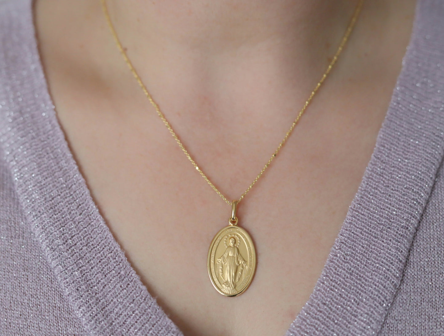 Medalla Milagrosa de plata de ley 925 con baño de oro de 18 kt, collar de Nuestra Señora de Gracia de 18 pulgadas de oro sobre plata de ley de 28 mm