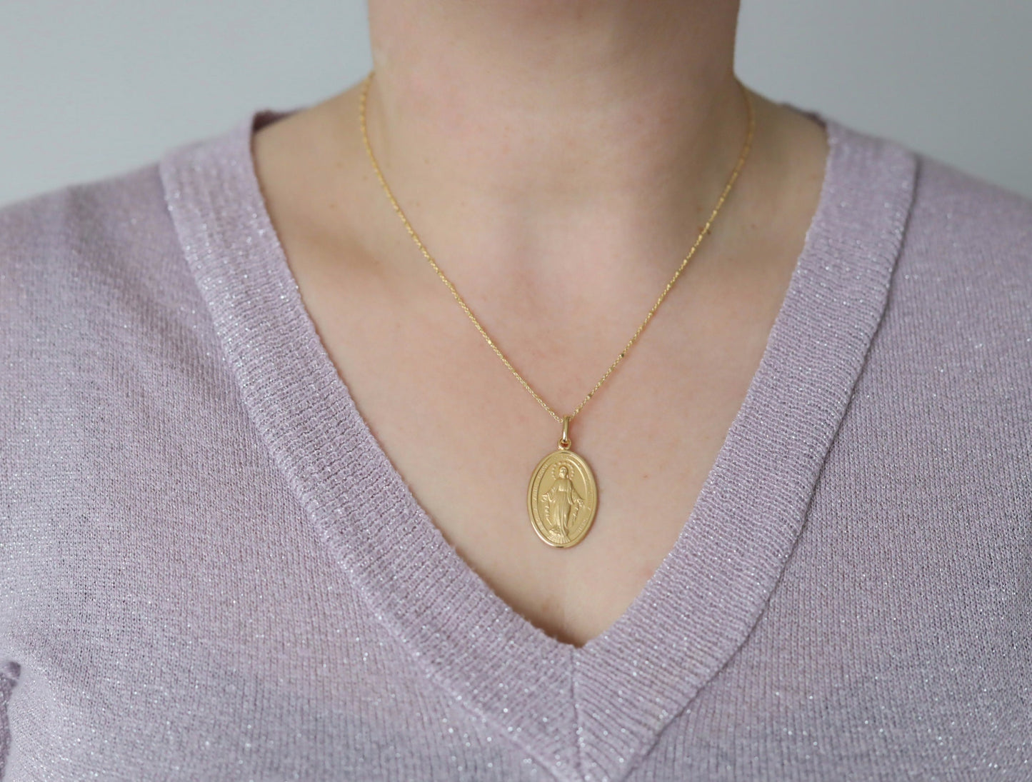 Medalla Milagrosa de plata de ley 925 con baño de oro de 18 kt, collar de Nuestra Señora de Gracia de 18 pulgadas de oro sobre plata de ley de 28 mm