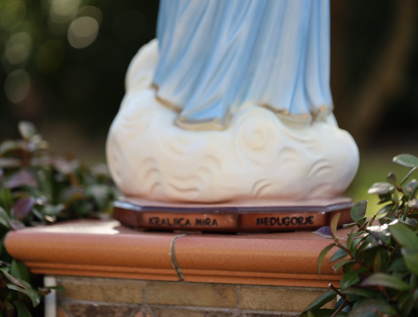 Estatua de Medjugorje de 90 cm, escultura de Nuestra Señora Reina de la Paz, estatua de polvo de mármol fundido de Medjugorje, estatua de Nuestra Señora de 35 pulgadas