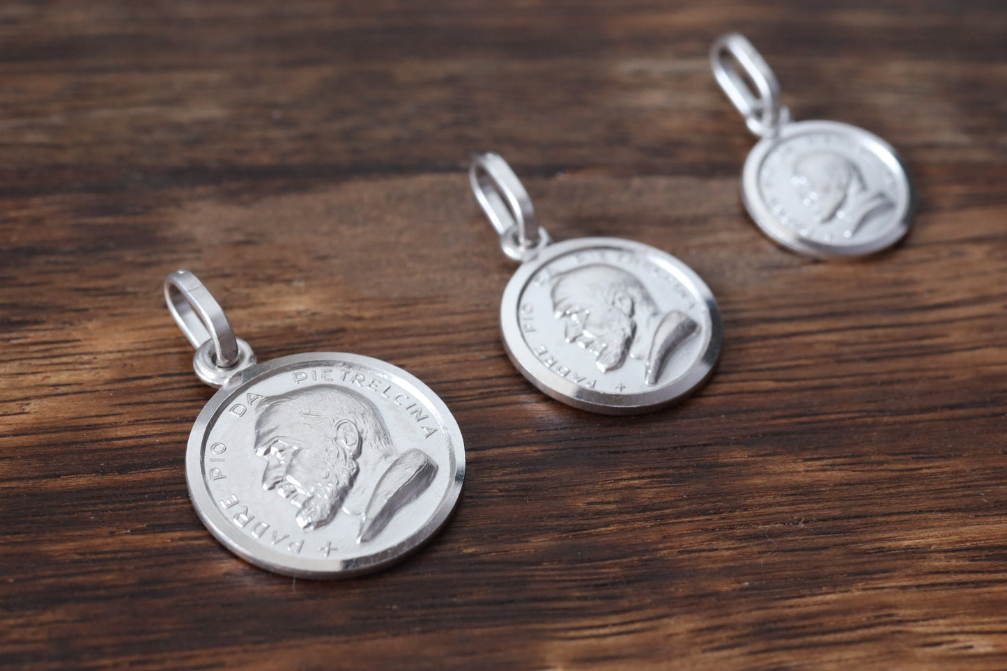 Medalla de plata de ley 925 Padre Pío de Pietrelcina collar colgante, colgante de santo católico, medalla de plata del Santo Padre Pío de Pietrelcina