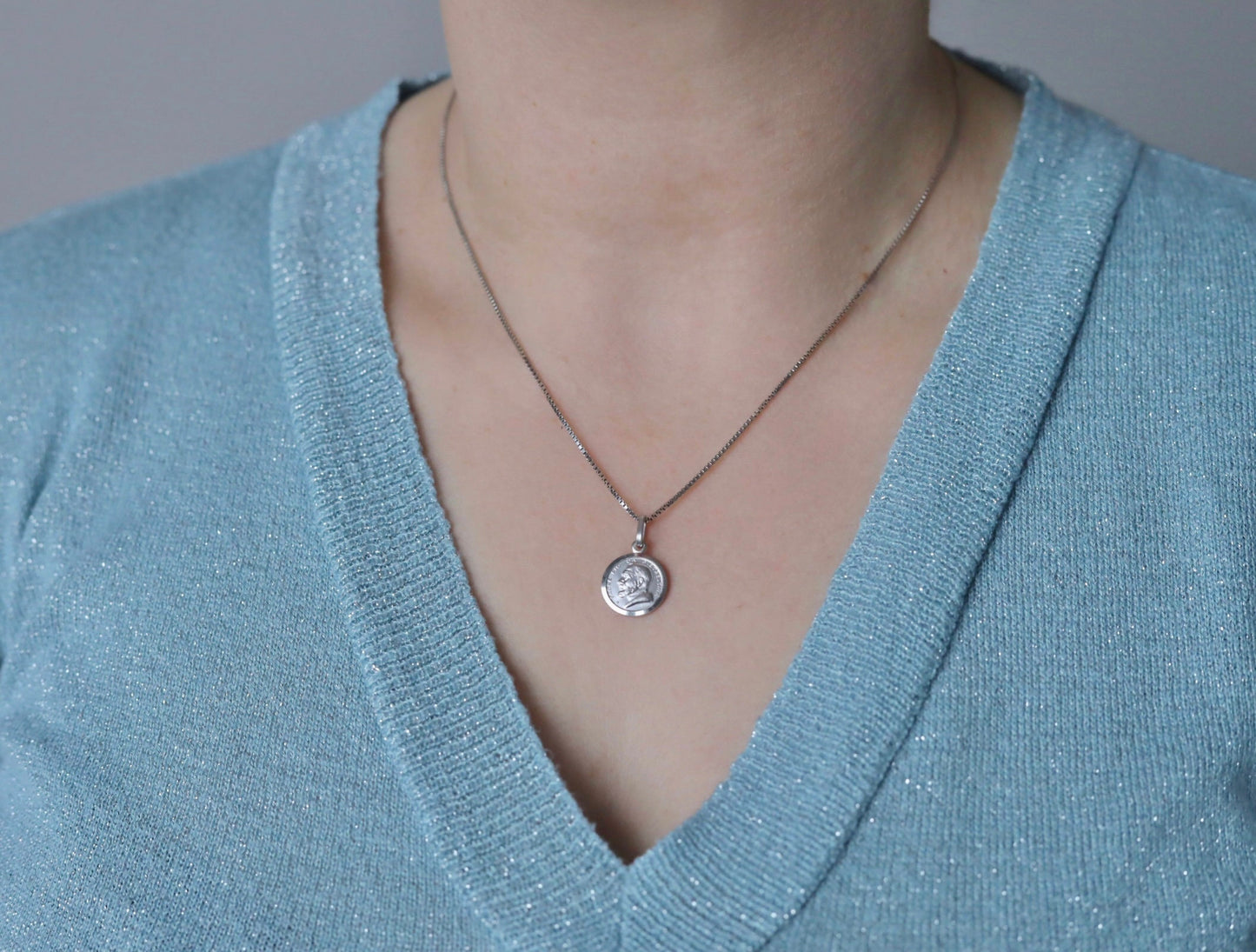 Medalla de plata de ley 925 Padre Pío de Pietrelcina collar colgante, colgante de santo católico, medalla de plata del Santo Padre Pío de Pietrelcina