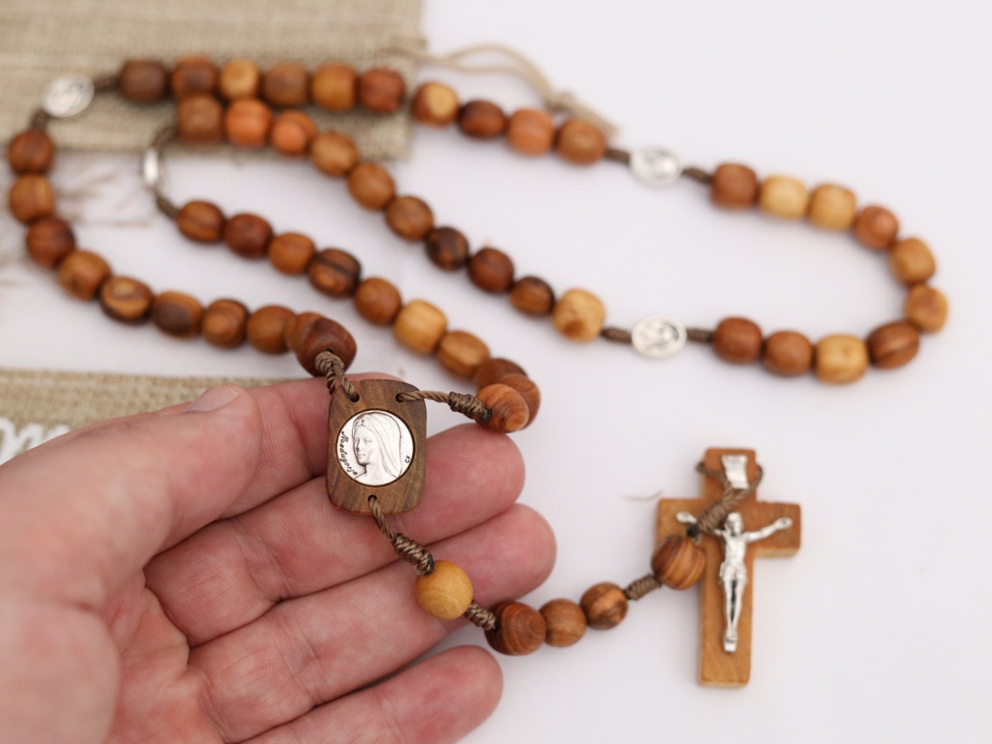 Rosario de madera de olivo, rosario grande, rosario hecho a mano, rosario católico, rosario para hombre, rosario con medalla de Medjugorje, medalla de la Divina Misericordia