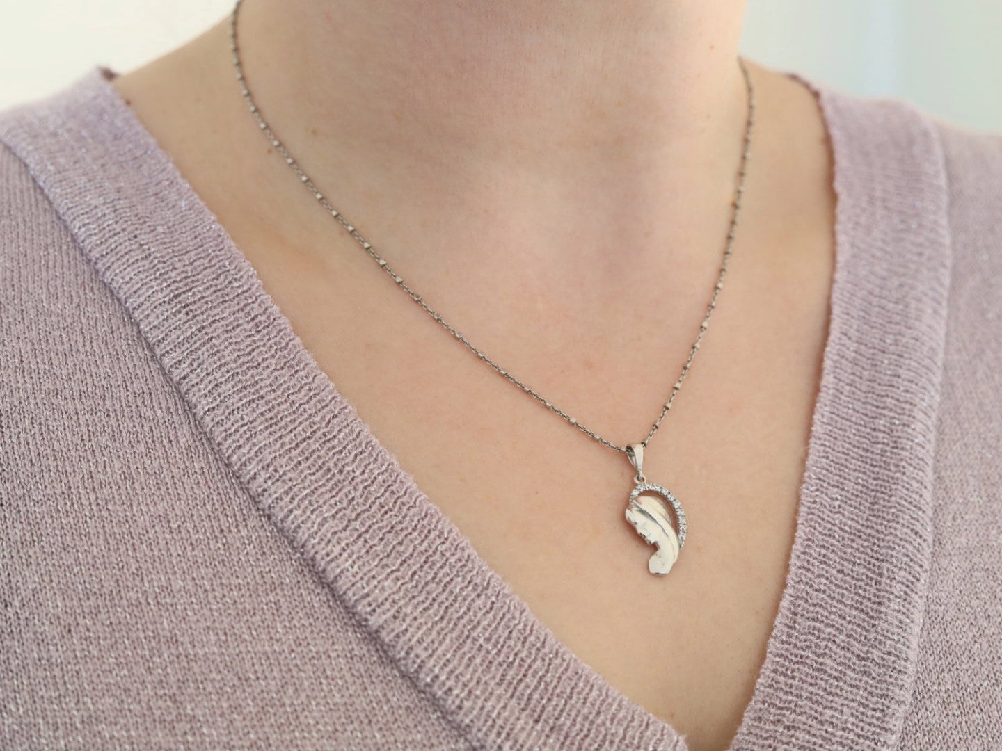 Virgin Mary profile pendant made with sterling silver 925, Our Lady in prayer medal, small pendant of Virgin Mary with clear cubic zirconia