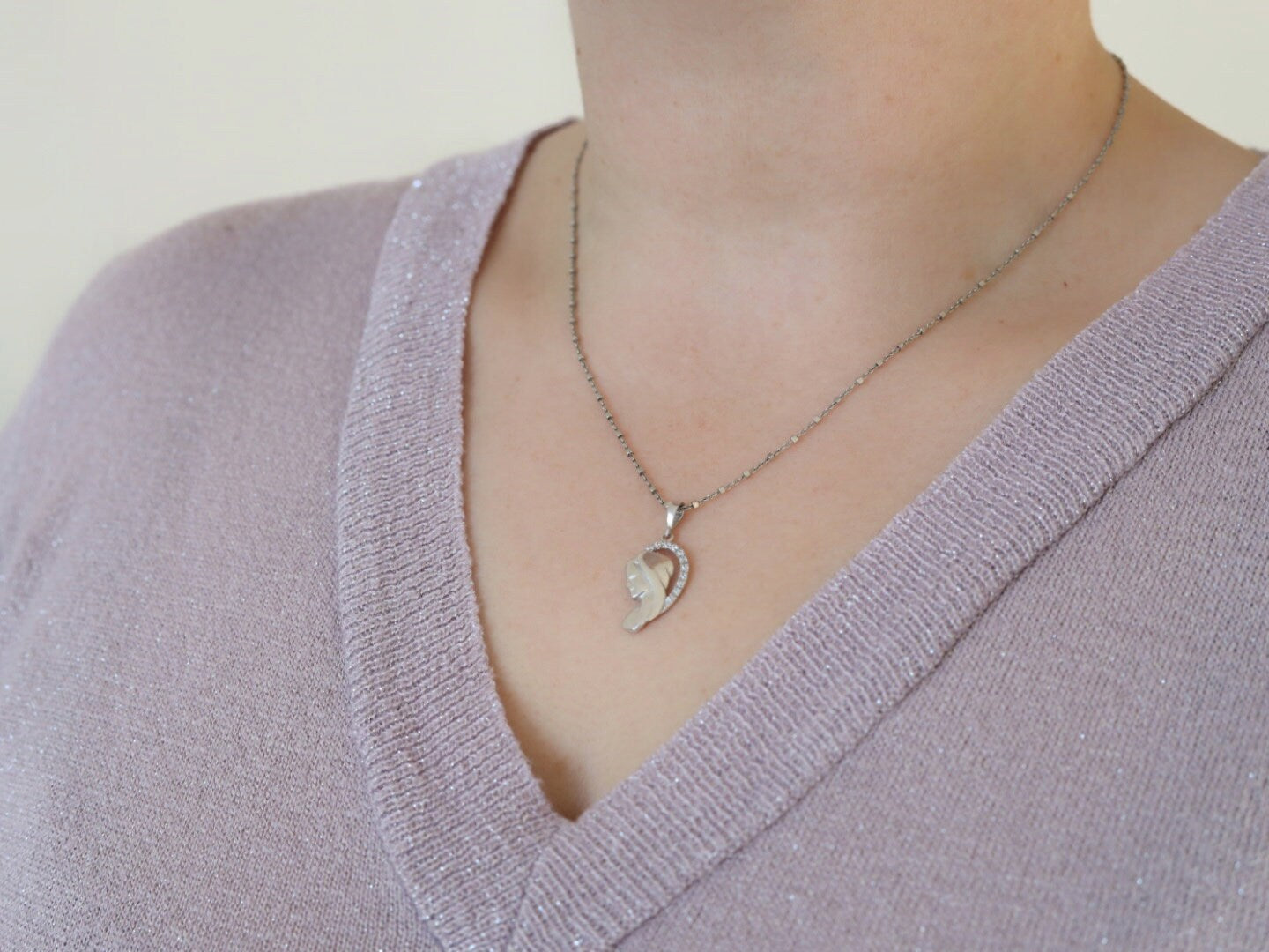Virgin Mary profile pendant made with sterling silver 925, Our Lady in prayer medal, small pendant of Virgin Mary with clear cubic zirconia