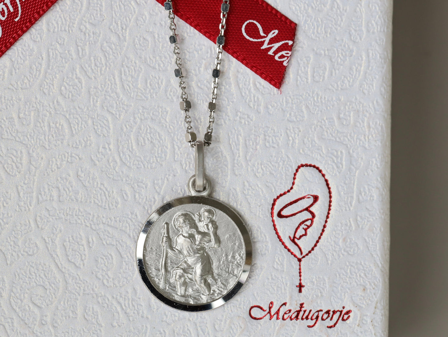 Medalla San Cristóbal Redonda de 17mm con textura satinada y Bordes Corte Diamante, medalla para hombre o mujer católica, protectora de los viajeros
