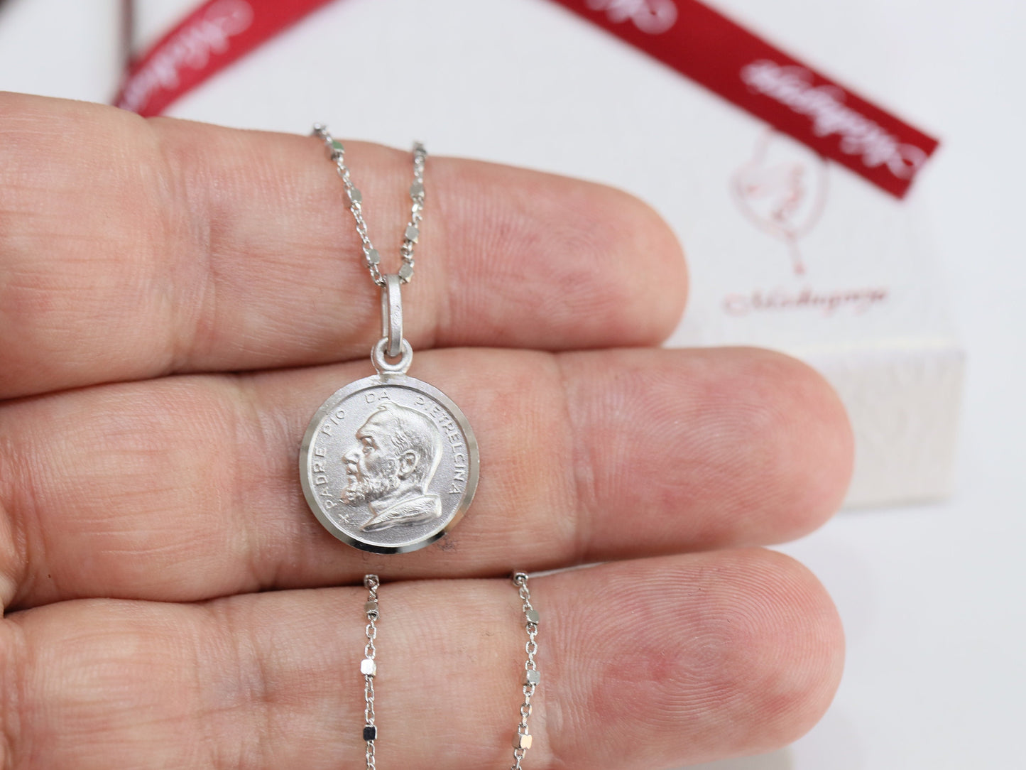Medalla de plata de ley 925 Padre Pío de Pietrelcina collar colgante, colgante de santo católico, medalla de plata del Santo Padre Pío de Pietrelcina