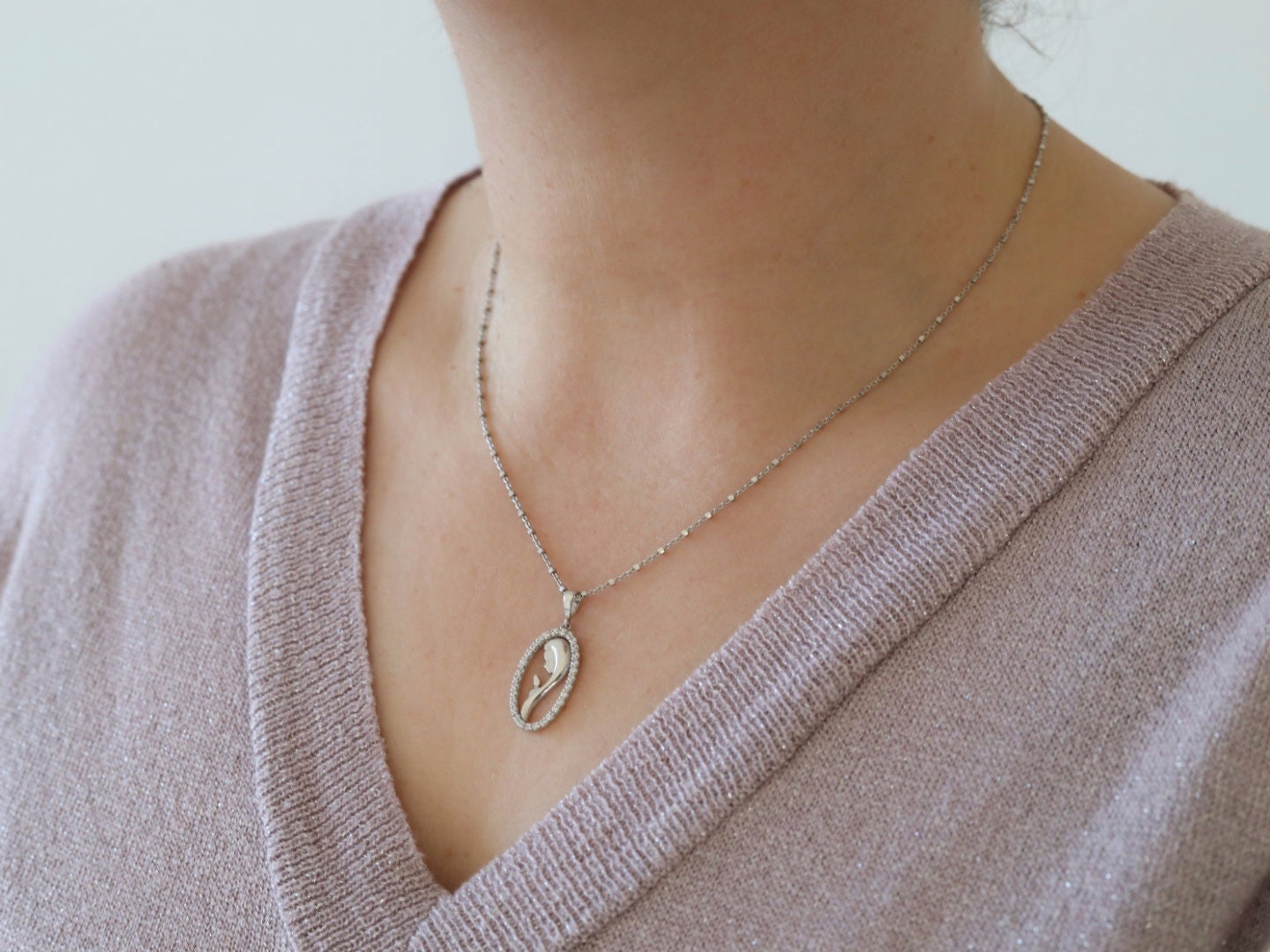 Collar de medalla de Nuestra Señora, colgante moderno de la Virgen María, collar de plata de ley 925 con circonio cúbico, medalla de Nuestra Señora de Gracia