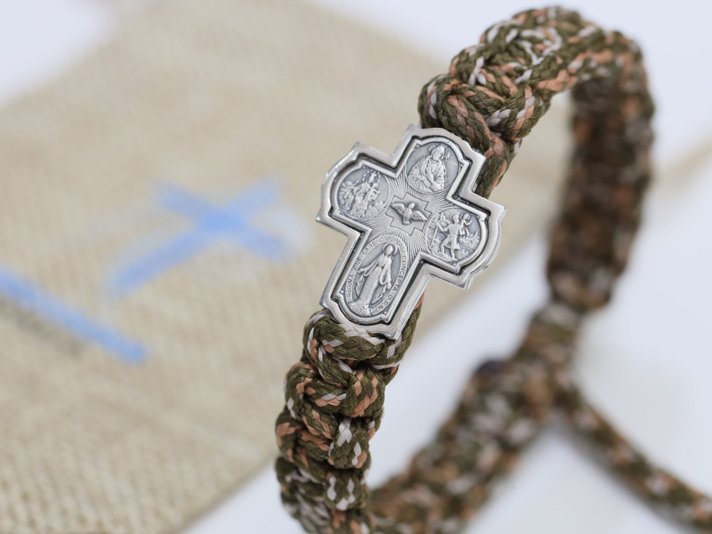 Bracalet Four Way Cross, bracalet paracord, bracalet para hombre, bracalet Medalla Milagrosa, bracalet táctico, cruz escapularia de plata de ley