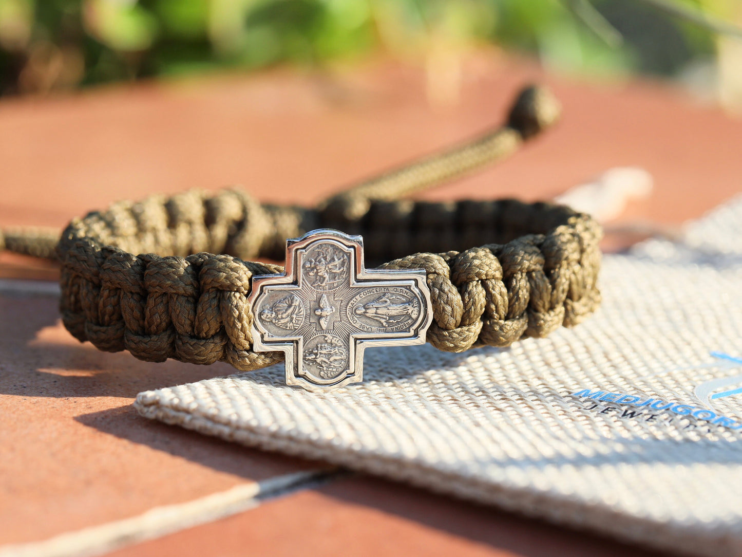Bracalet Four Way Cross, bracalet paracord, bracalet para hombre, bracalet Medalla Milagrosa, bracalet táctico, cruz escapularia de plata de ley
