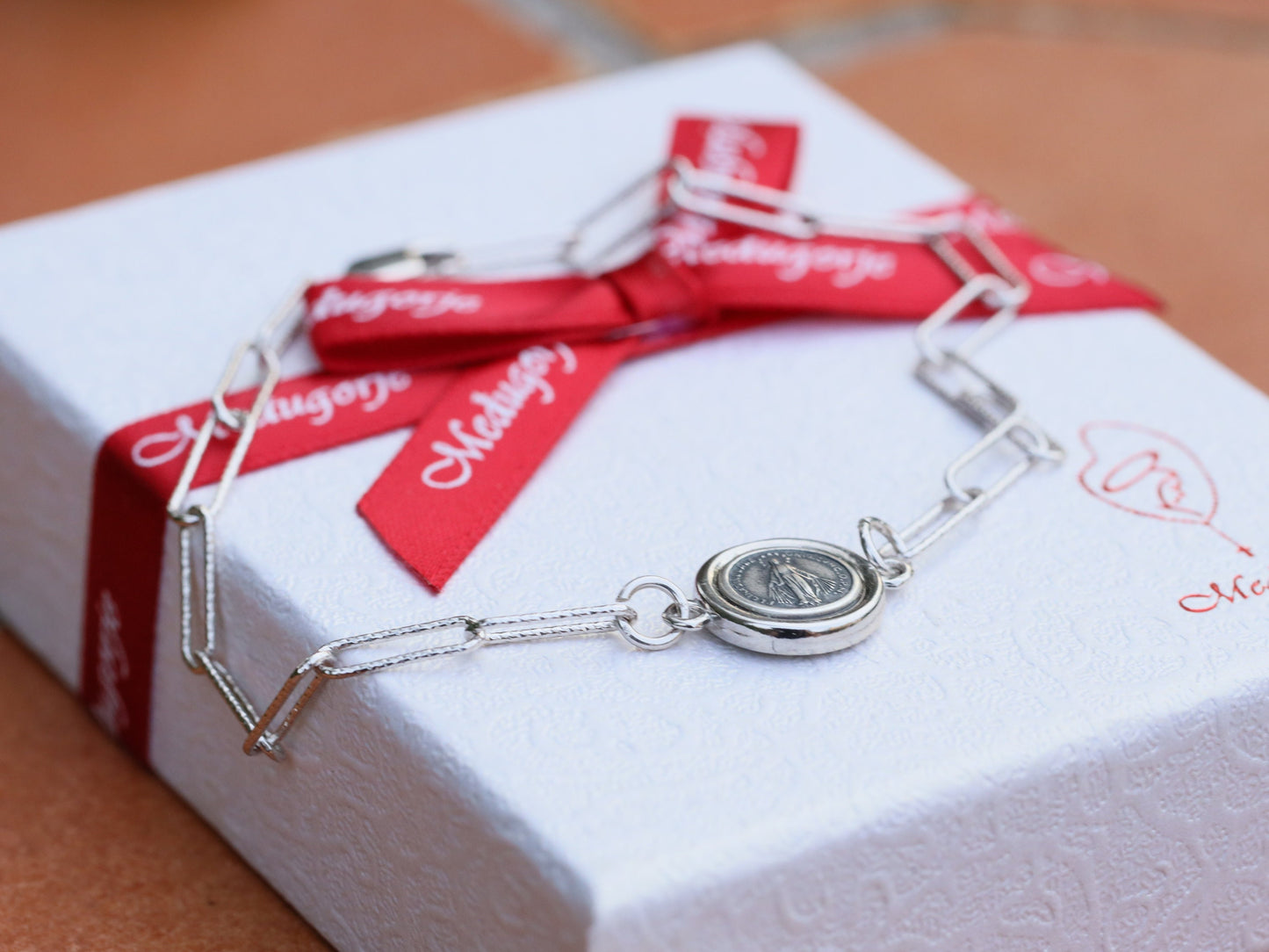 PEPERCLIP Medalla Milagrosa, plata de ley 925, pulsera de cable con Nuestra Señora de Gracia, regalo para mujer o adolescente, pulsera católica