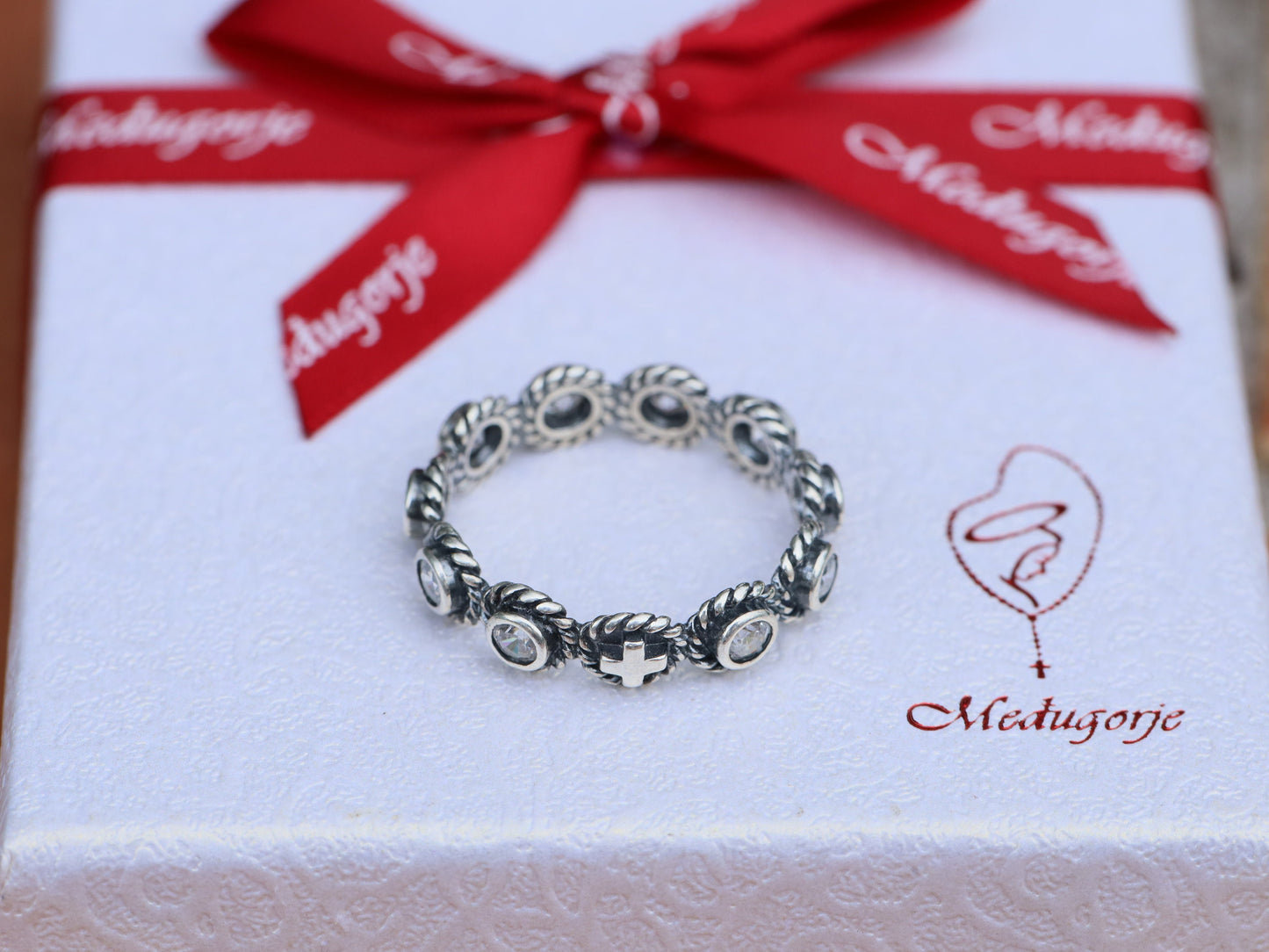Anillo rosario de plata de primera ley, anillo rosario con circonitas, anillo rosario de plata de primera ley estilo vintage, anillo rosario Medjugorje, anillo estilo vintage