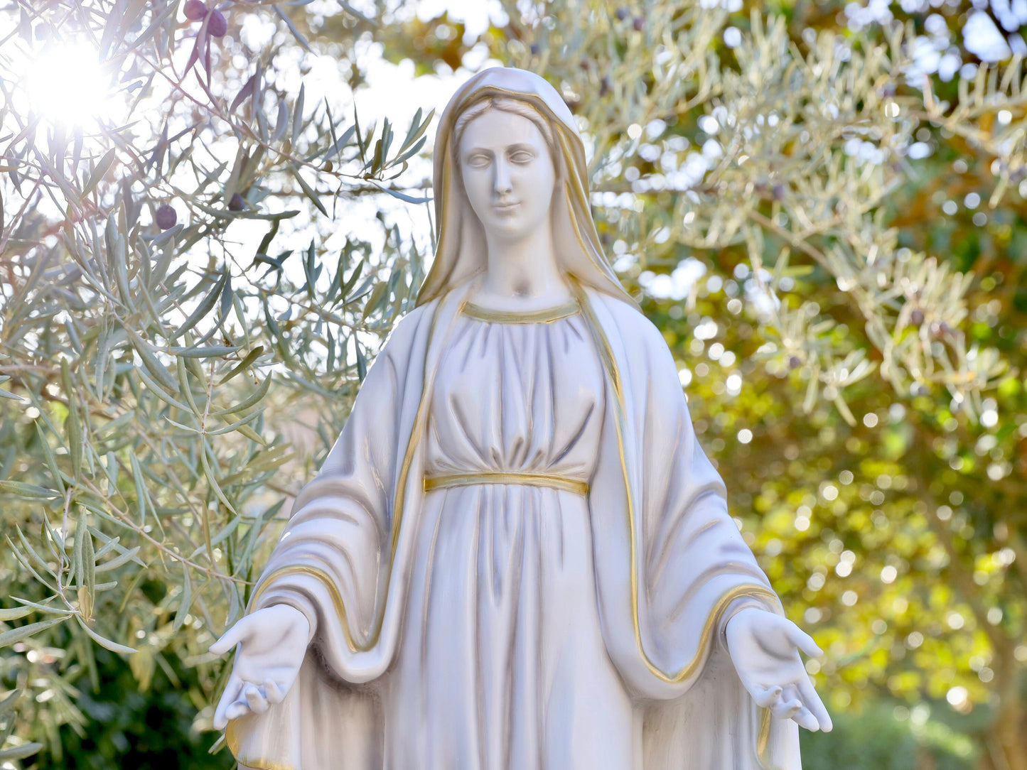 Estatua de Nuestra Señora de Gracia de 80 cm, estatua de polvo de mármol fundido de Nuestra Señora, estatua de la Medalla Milagrosa, Virgen María de 31,5 pulgadas, estatua del altar del hogar