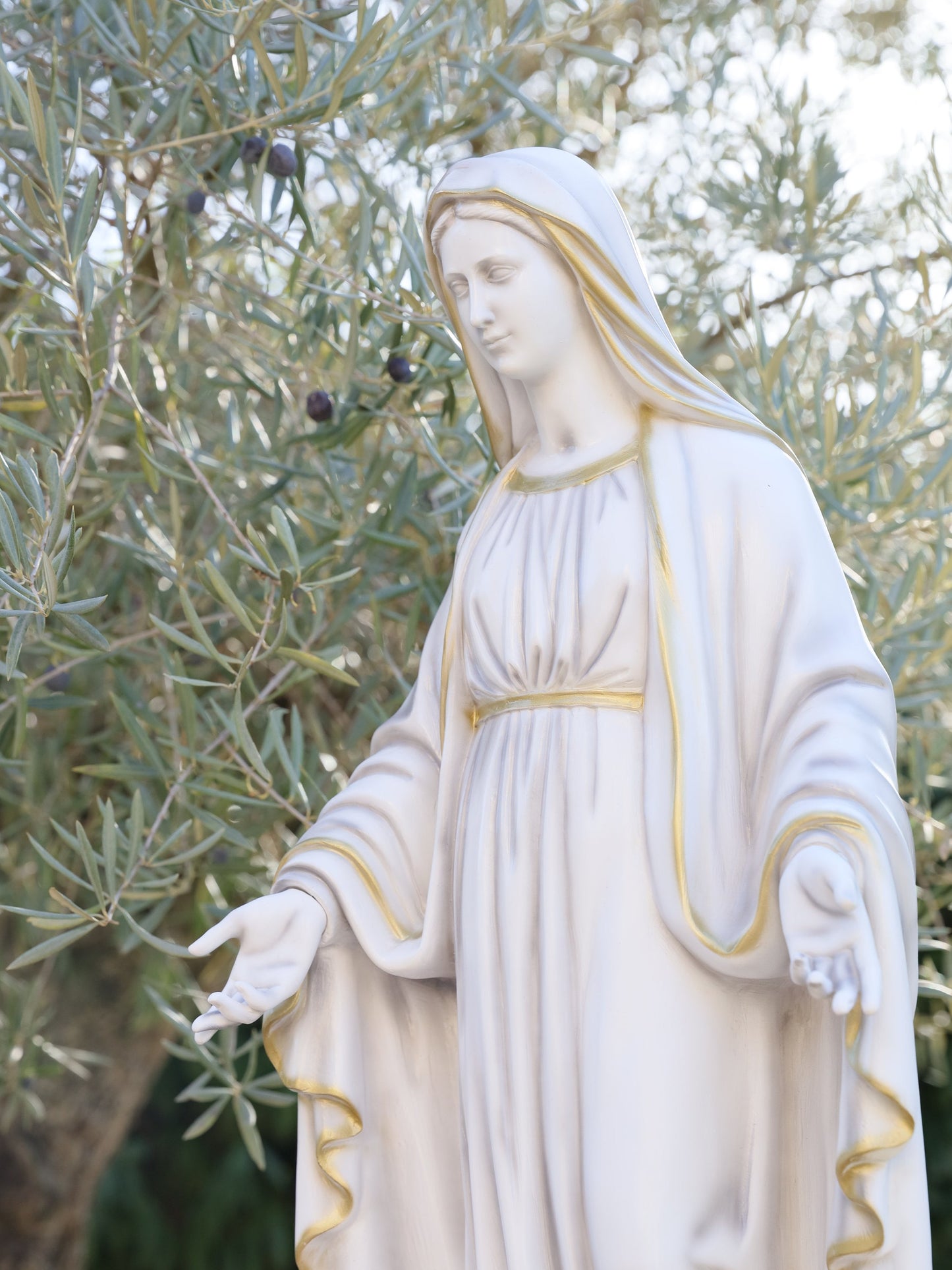 Estatua de Nuestra Señora de Gracia de 80 cm, estatua de polvo de mármol fundido de Nuestra Señora, estatua de la Medalla Milagrosa, Virgen María de 31,5 pulgadas, estatua del altar del hogar