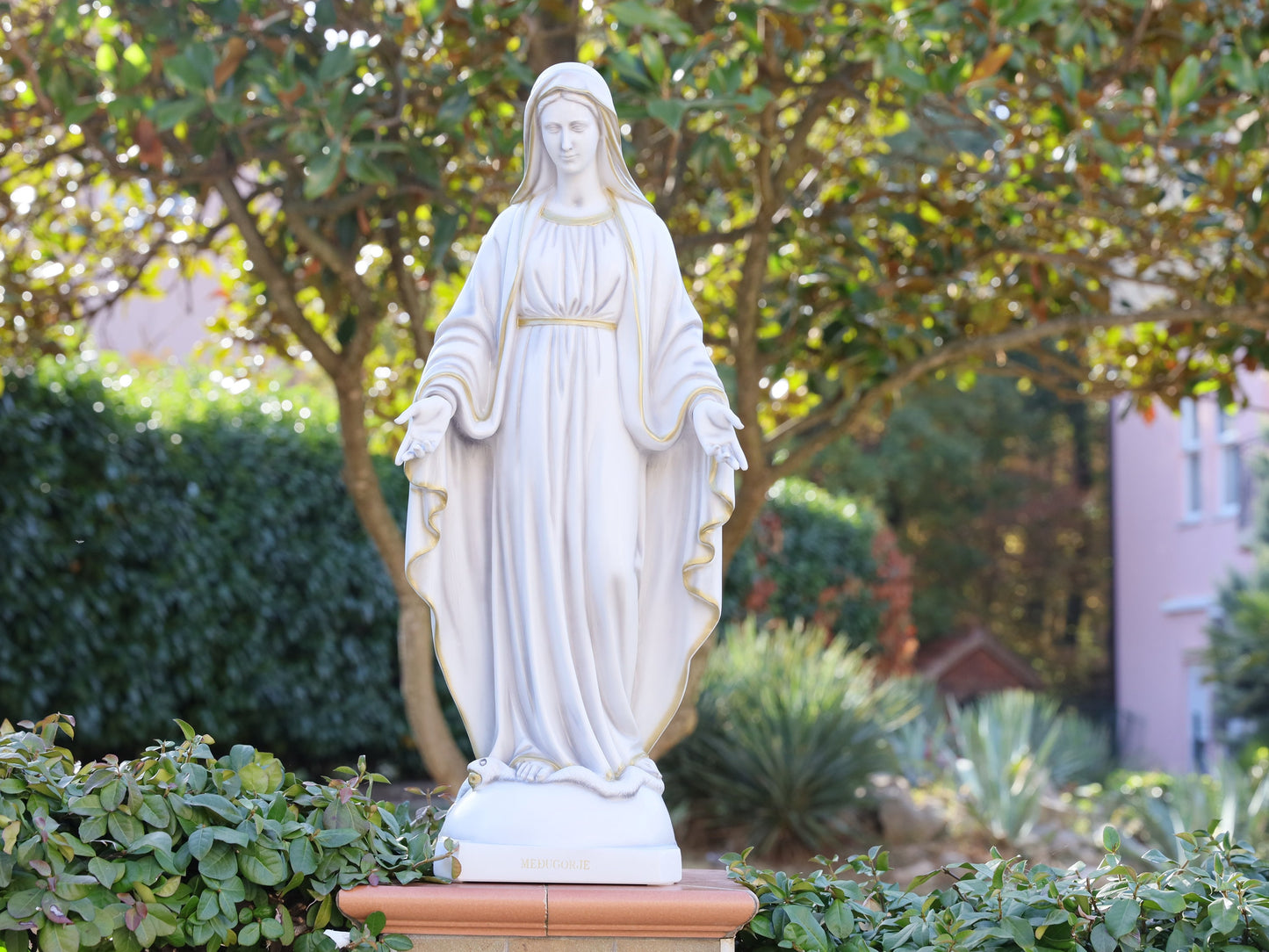 Estatua de Nuestra Señora de Gracia de 80 cm, estatua de polvo de mármol fundido de Nuestra Señora, estatua de la Medalla Milagrosa, Virgen María de 31,5 pulgadas, estatua del altar del hogar
