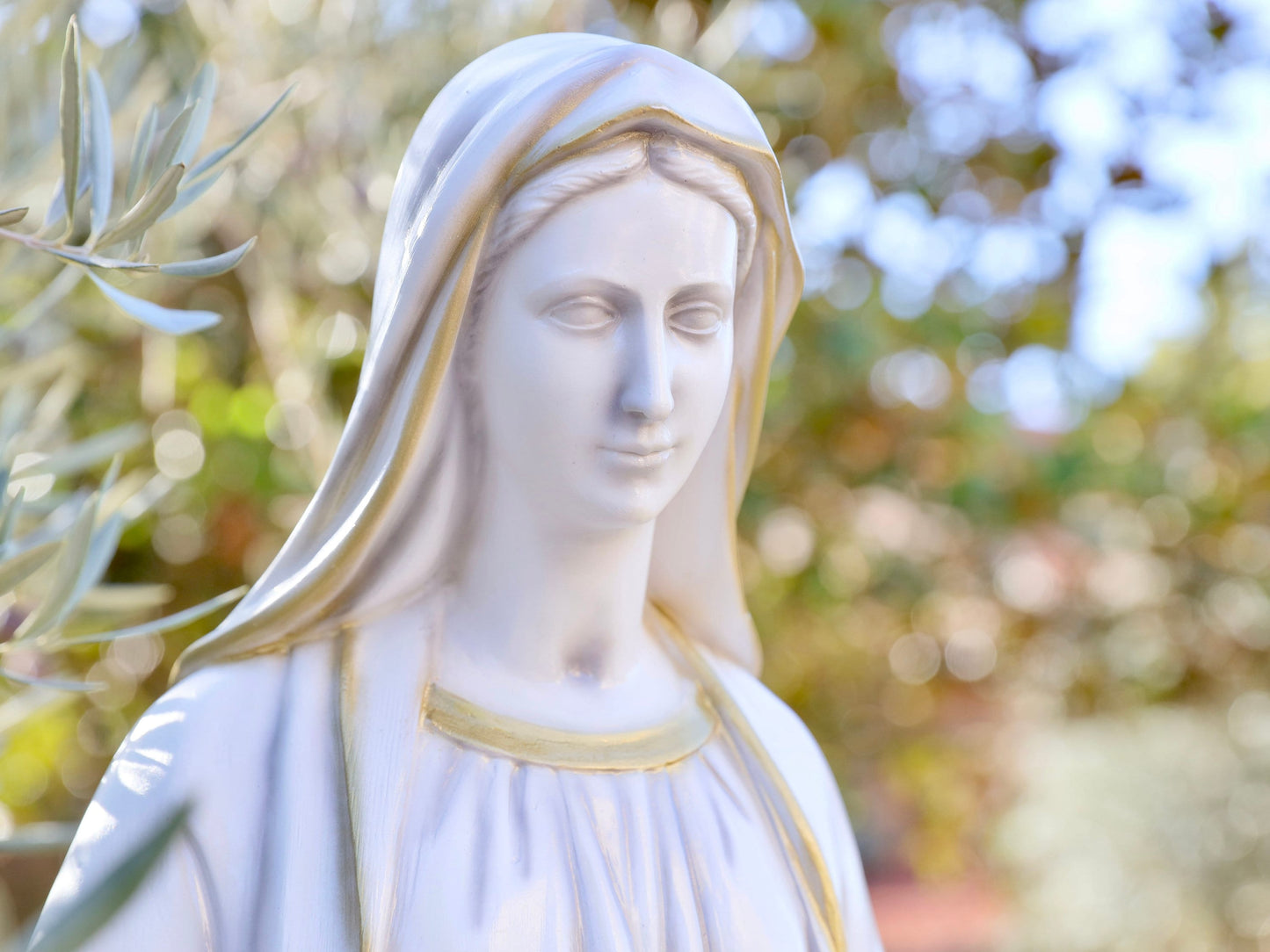 Estatua de Nuestra Señora de Gracia de 80 cm, estatua de polvo de mármol fundido de Nuestra Señora, estatua de la Medalla Milagrosa, Virgen María de 31,5 pulgadas, estatua del altar del hogar