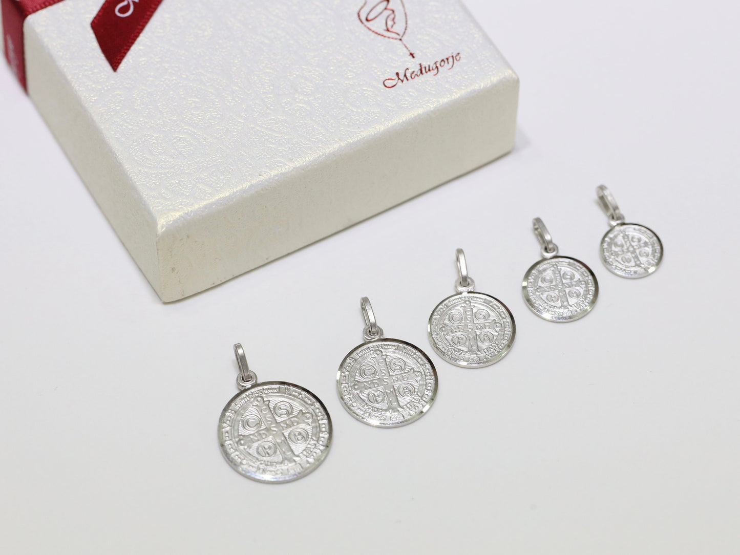 Colgante de plata de San Benito, plata de ley 925, medalla católica de San Benito, colgante medalla de cruz de plata, colgante de joyería fina