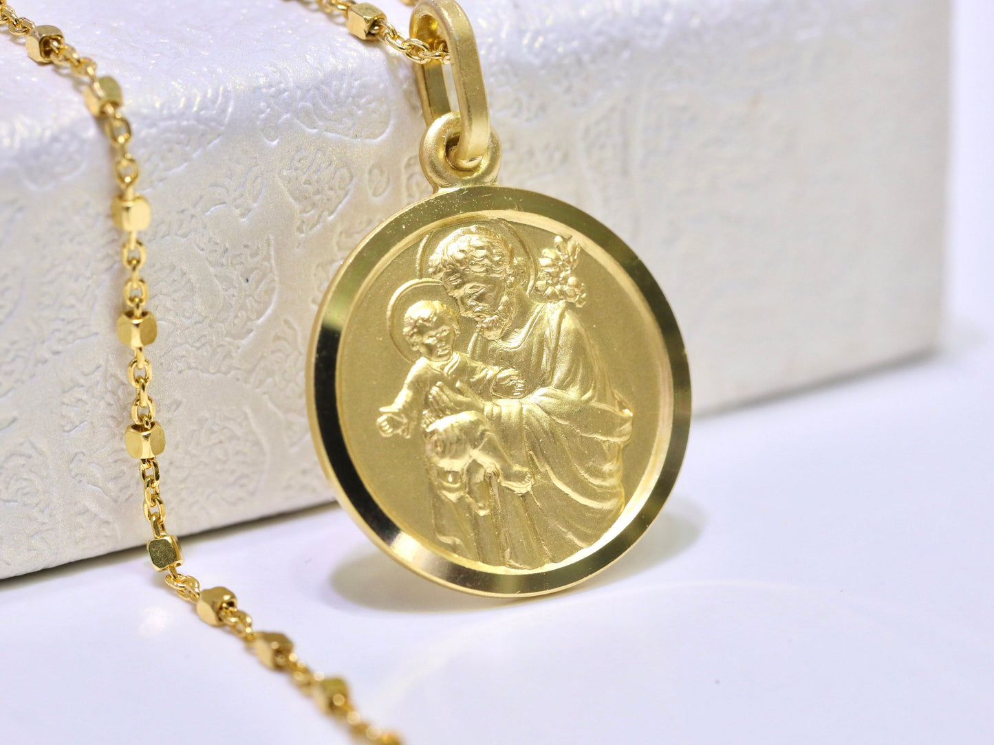 Medalla de San José, plata de ley 925, medalla chapada en oro de 18k, medalla protectora de la Sagrada Familia, delicada medalla de San José, medalla para adolescente