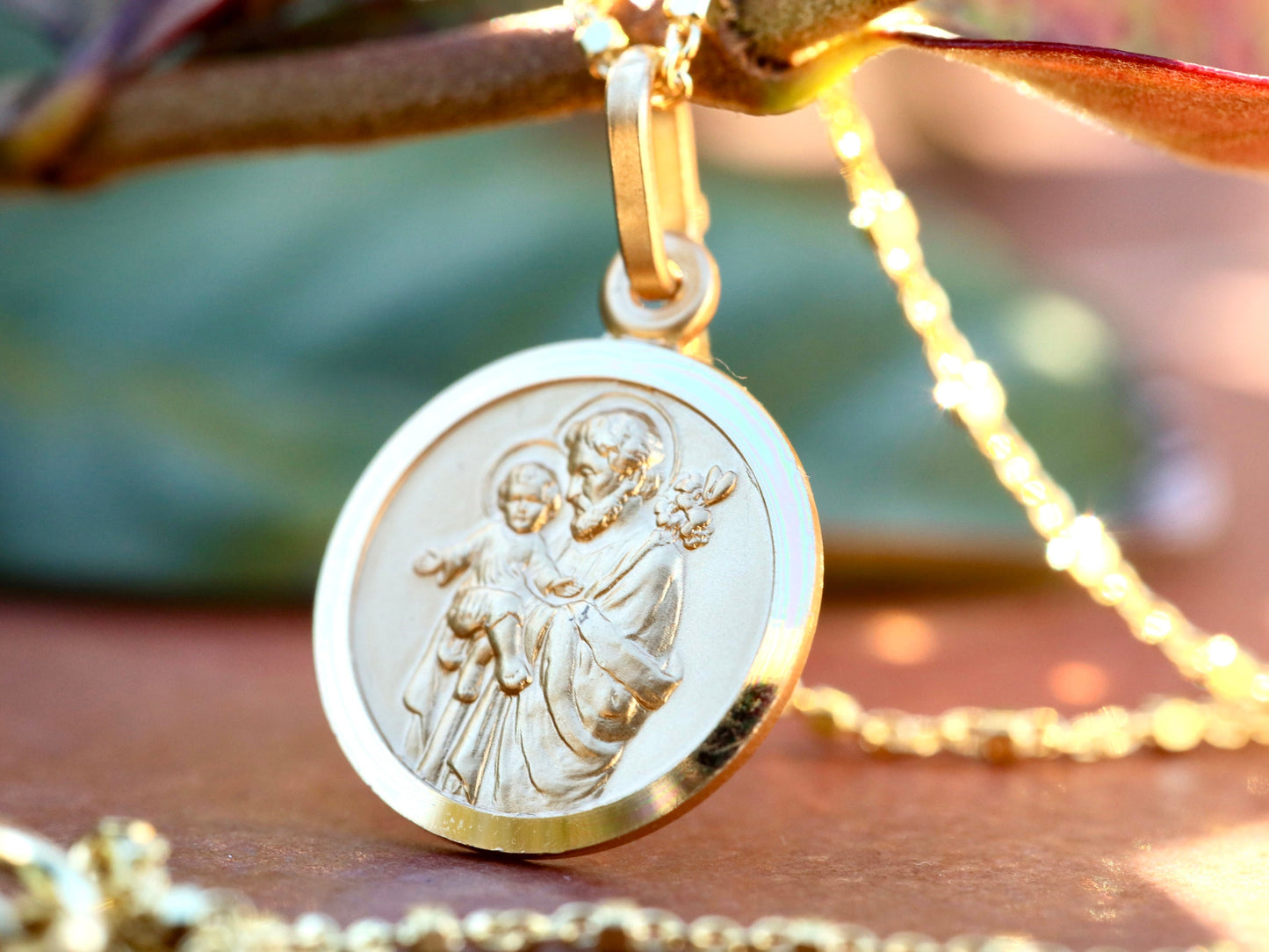 Medalla de San José, plata de ley 925, medalla chapada en oro de 18k, medalla protectora de la Sagrada Familia, delicada medalla de San José, medalla para adolescente
