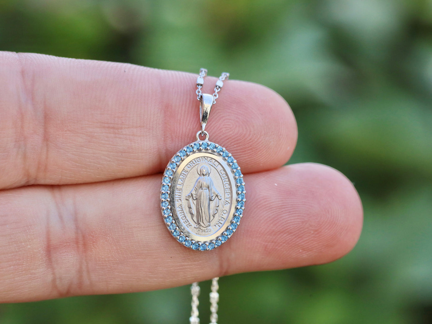 Colgante Medalla Milagrosa, plata de ley 925, medalla para mujer católica, colgante Nuestra Señora de Gracia, Medalla Milagrosa en circonio azul