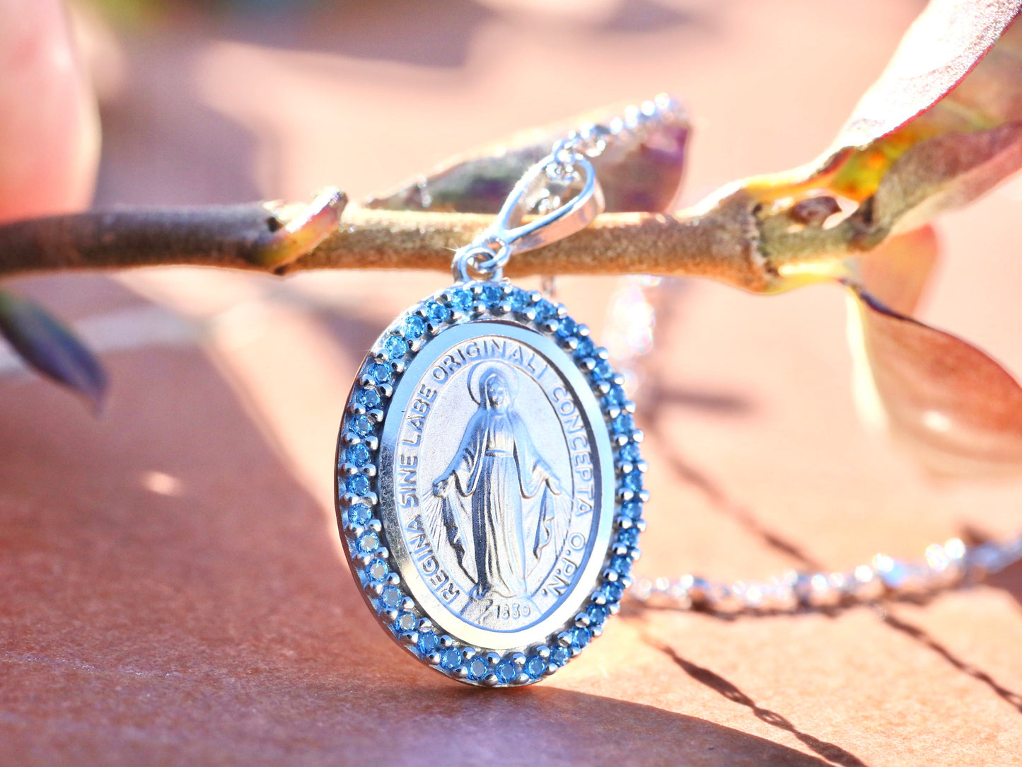 Colgante Medalla Milagrosa, plata de ley 925, medalla para mujer católica, colgante Nuestra Señora de Gracia, Medalla Milagrosa en circonio azul