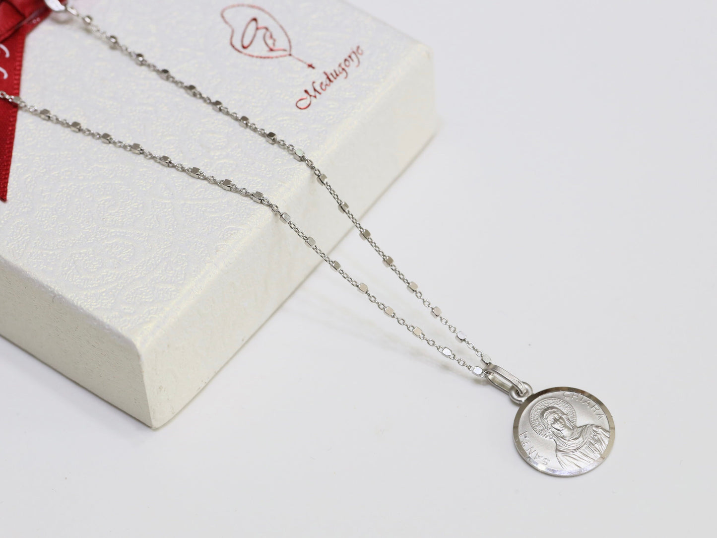 Colgante de Santa Clara, medalla de plata de primera ley de Santa Clara de Asís, medalla de santo católico, colgante de santo devocional, medalla de corte de diamante de 15 mm