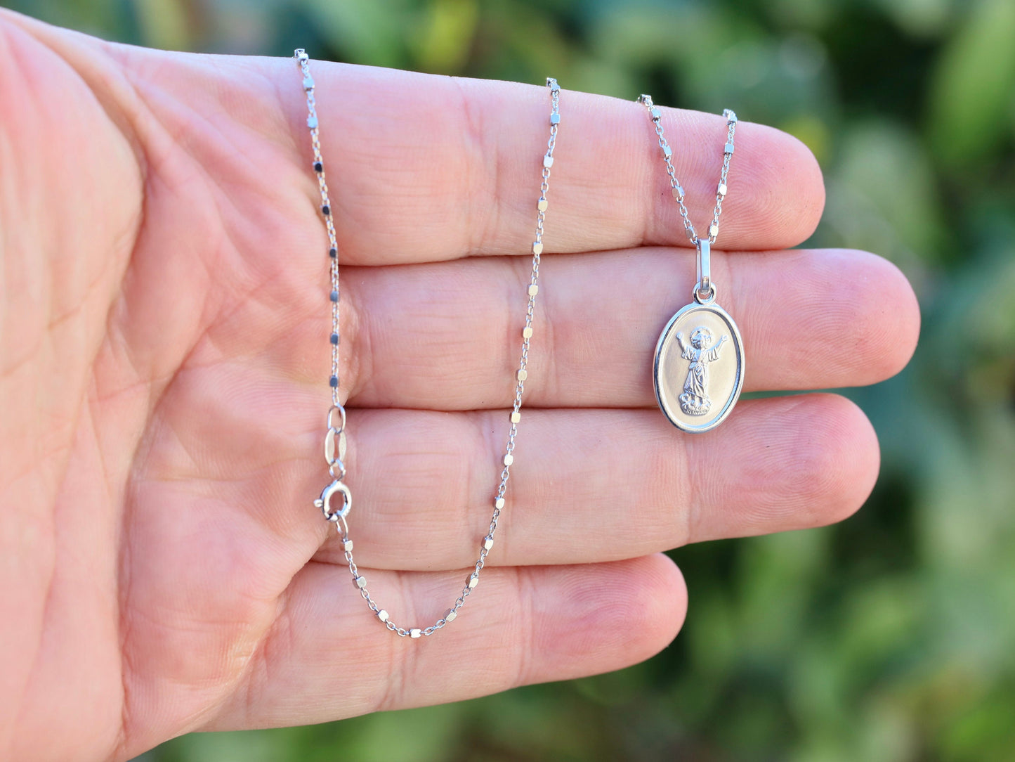 Medalla Divino Niño, colgante de plata de ley Divino Niño Jesús, colgante pequeño de plata del Niño Jesús, medalla católica, colgante de Jesús para mujer