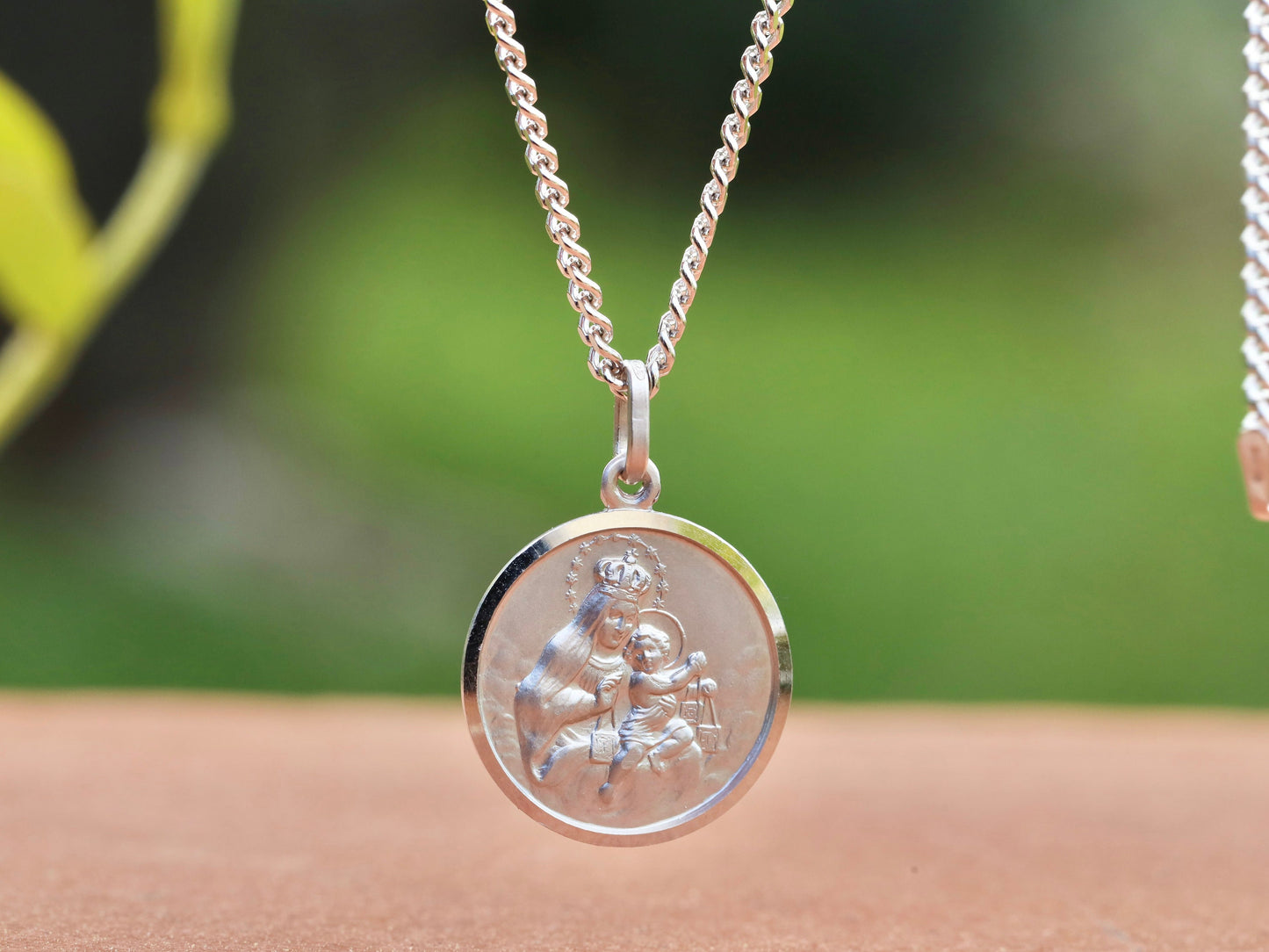 Medalla Escapulario de 19 mm, Escapulario redondo de plata de ley, medalla escapulario para hombre, Sagrado Corazón de Jesús con collar Nuestra Señora del Monte Carmelo