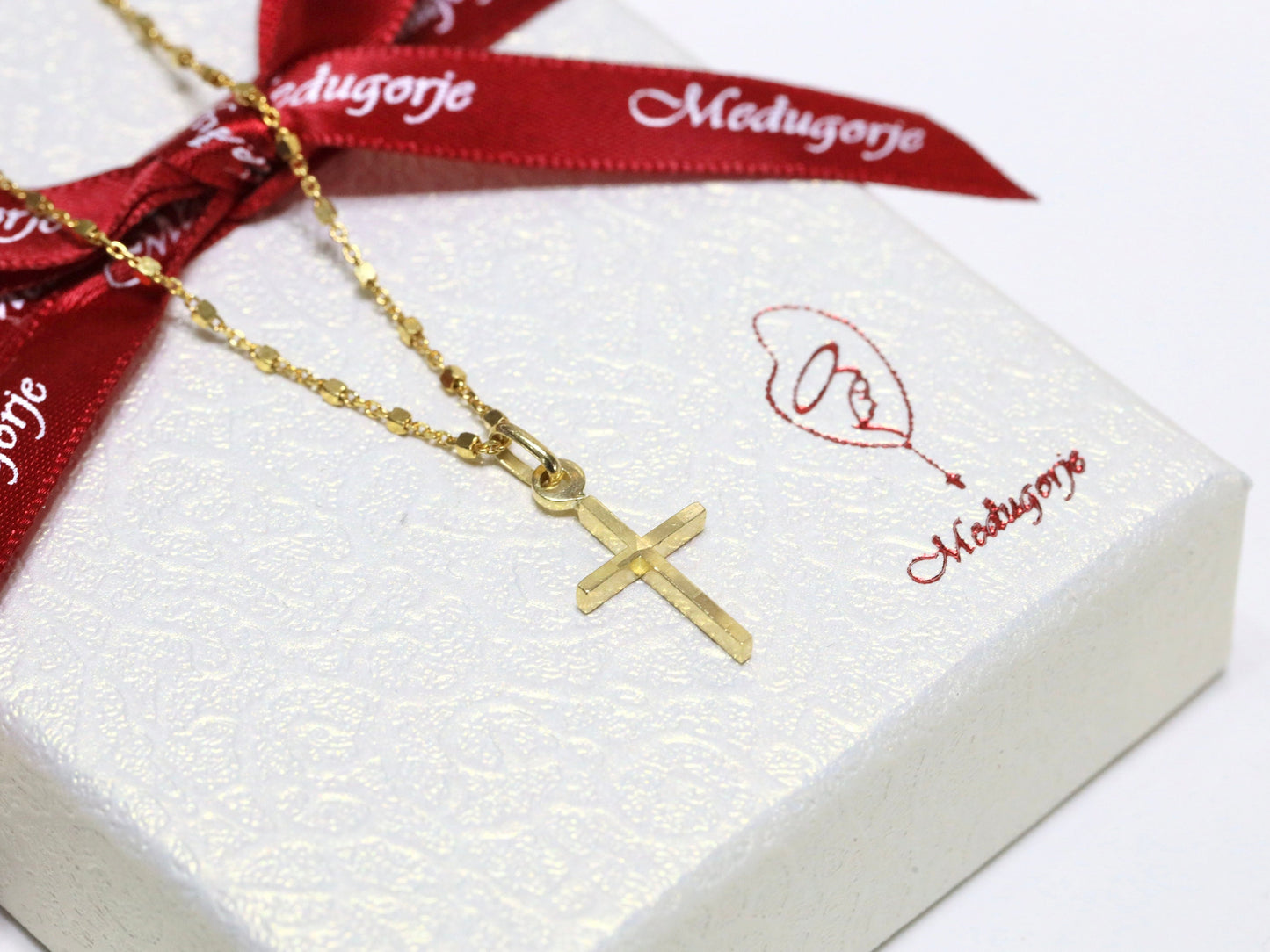 Collar de cruz en miniatura, colgante de cruz diminuta para adolescente, cruz de plata de primera ley chapada en oro de 18 k, cruz de estilo minimalista para niñas,
