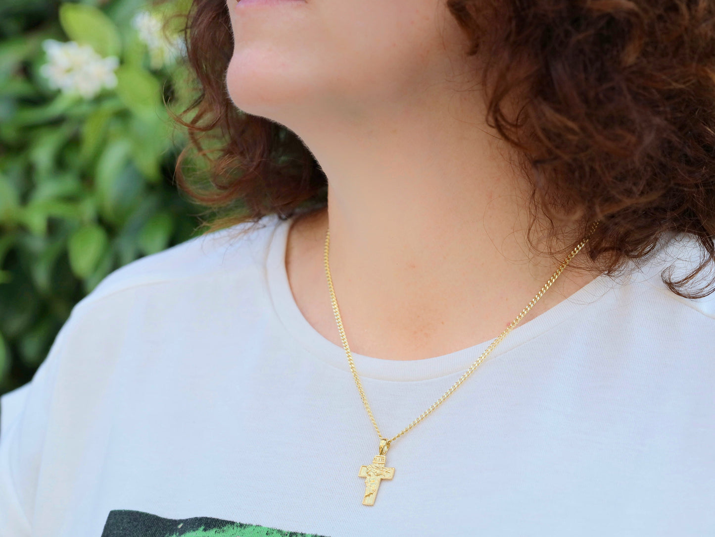 Colgante de cruz de plata de ley con rostro de Jesucristo - Chapado en oro de 18 kt - Collar opcional