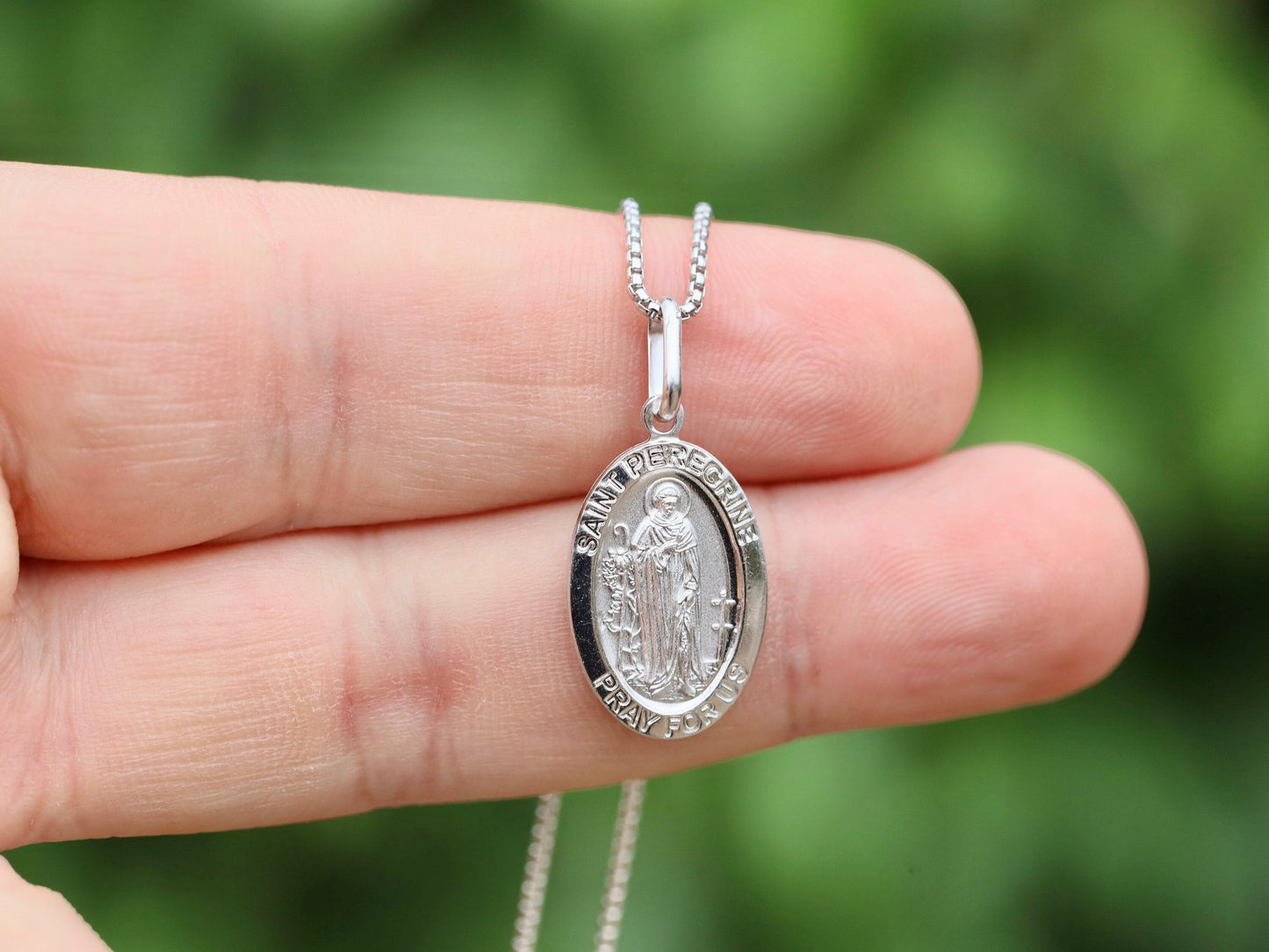 Medalla Ovalada de San Peregrino - Protector del Cáncer - Colgante o collar unisex, colgante de plata de ley de San Peregrino,