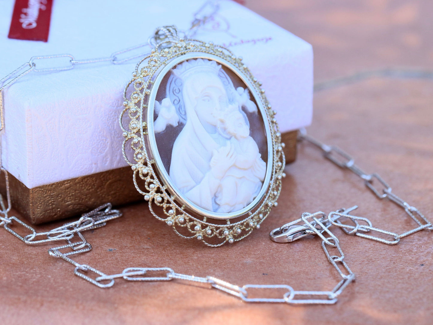 Medalla de Nuestra Señora del Perpetuo Socorro, medalla de cameo italiano, cameo de la Virgen María, cameo de concha, plata de ley, colgante de cameo genuino Torre del Greco