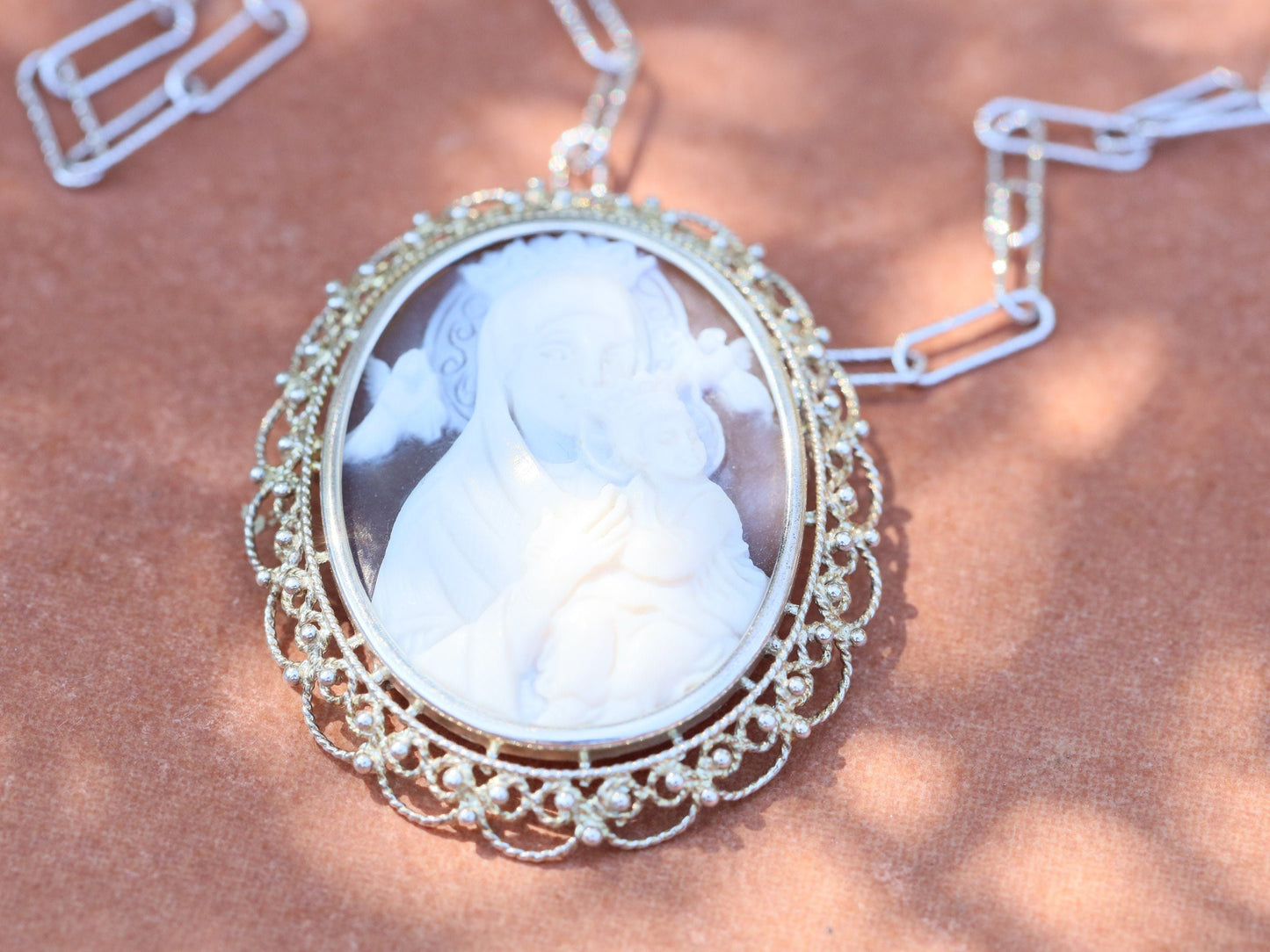 Medalla de Nuestra Señora del Perpetuo Socorro, medalla de cameo italiano, cameo de la Virgen María, cameo de concha, plata de ley, colgante de cameo genuino Torre del Greco