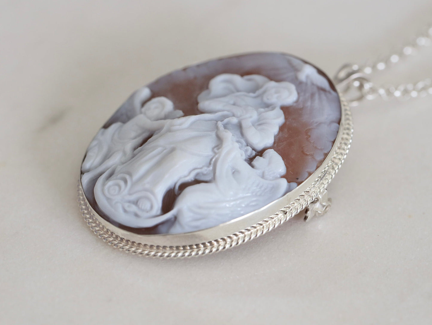 Cameo Nuestra Señora Desatadora de Nudos, cameo hecho a mano de la Virgen María que Deshace el Nudo, cameo tallado a mano de concha, camafeo genuino italiano de plata