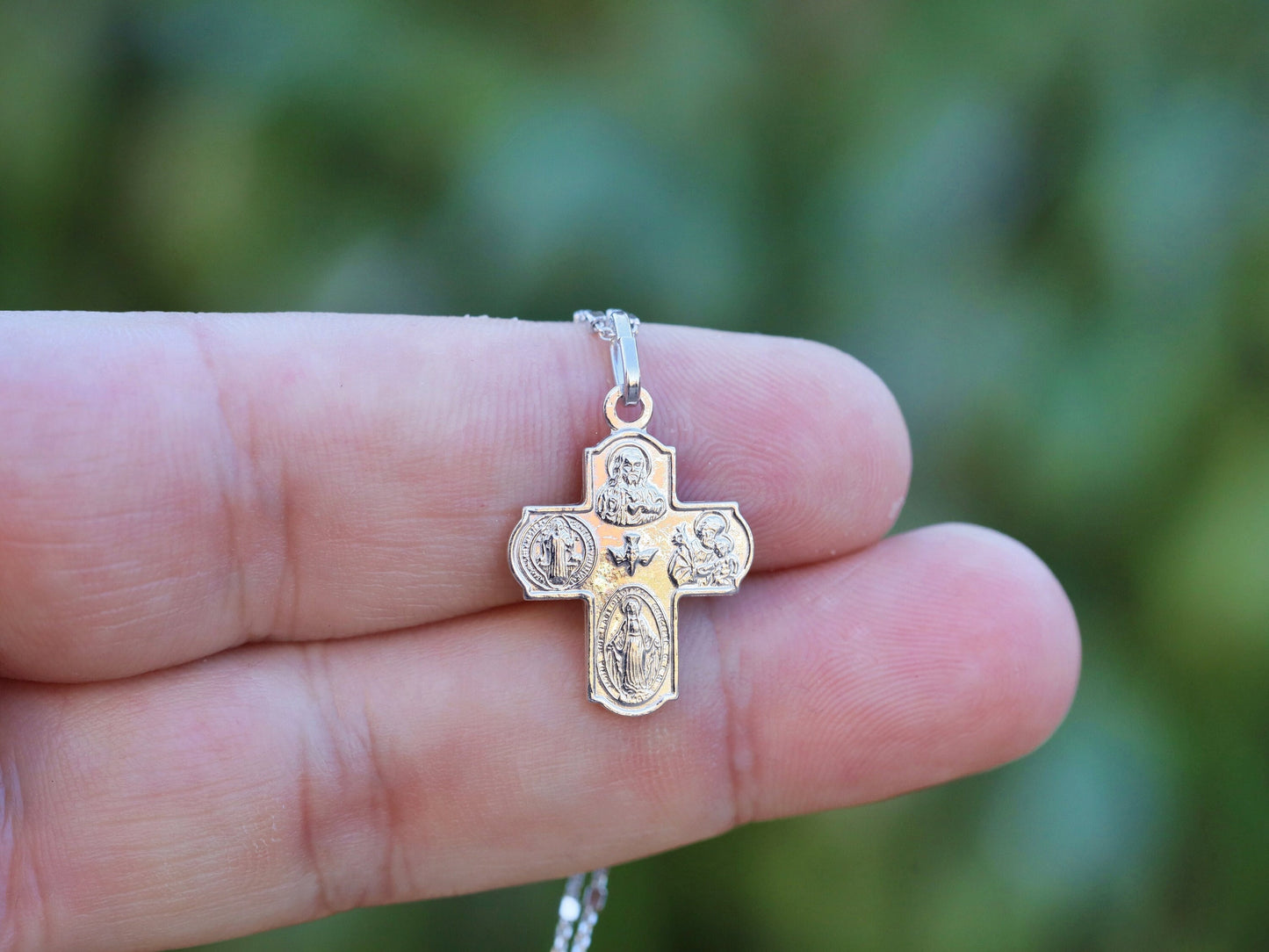 Colgante de cruz en miniatura de 4 vías - Espíritu Santo de plata de ley y escapulario de San Benito - Ideal para mujeres católicas - Cruz lateral comprada de 21x17 mm
