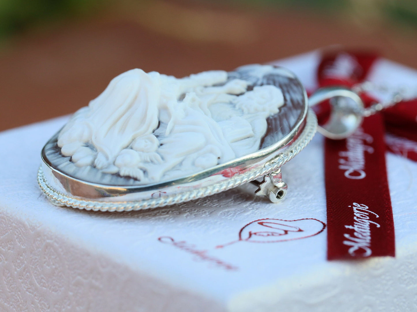 Medalla de la Santísima Trinidad, Padre Hijo y Espíritu Santo, medalla de cameo, medalla de cameo de concha, telar de cabello único para mujeres, regalo católico para aniversario