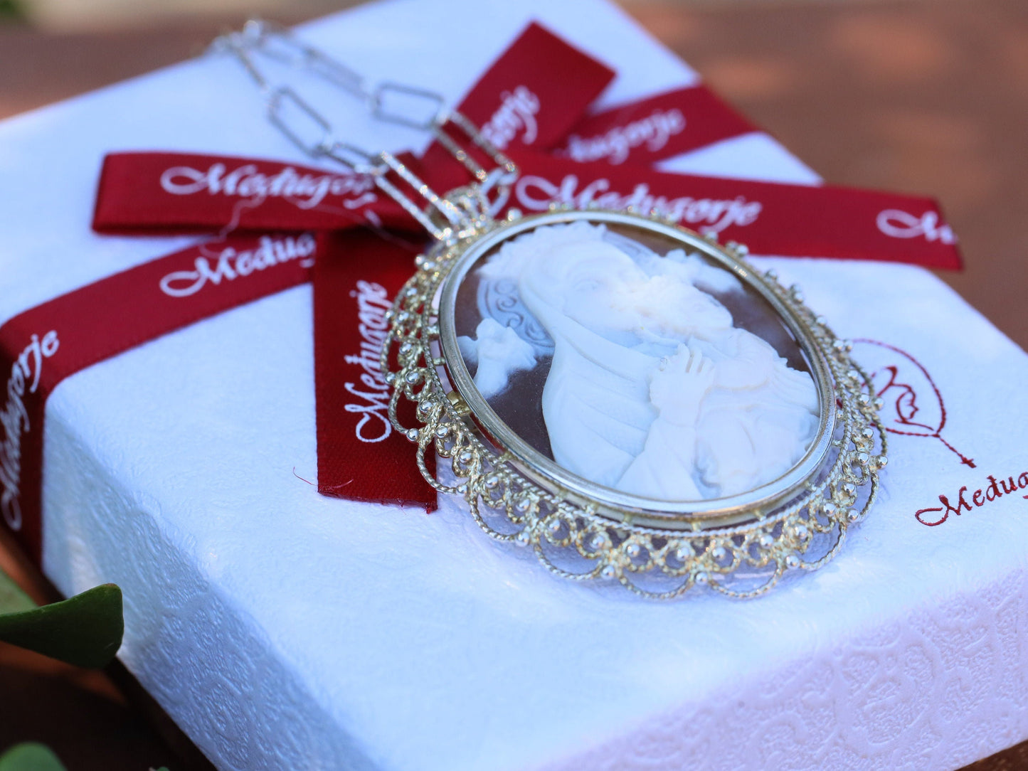 Medalla de Nuestra Señora del Perpetuo Socorro, medalla de cameo italiano, cameo de la Virgen María, cameo de concha, plata de ley, colgante de cameo genuino Torre del Greco
