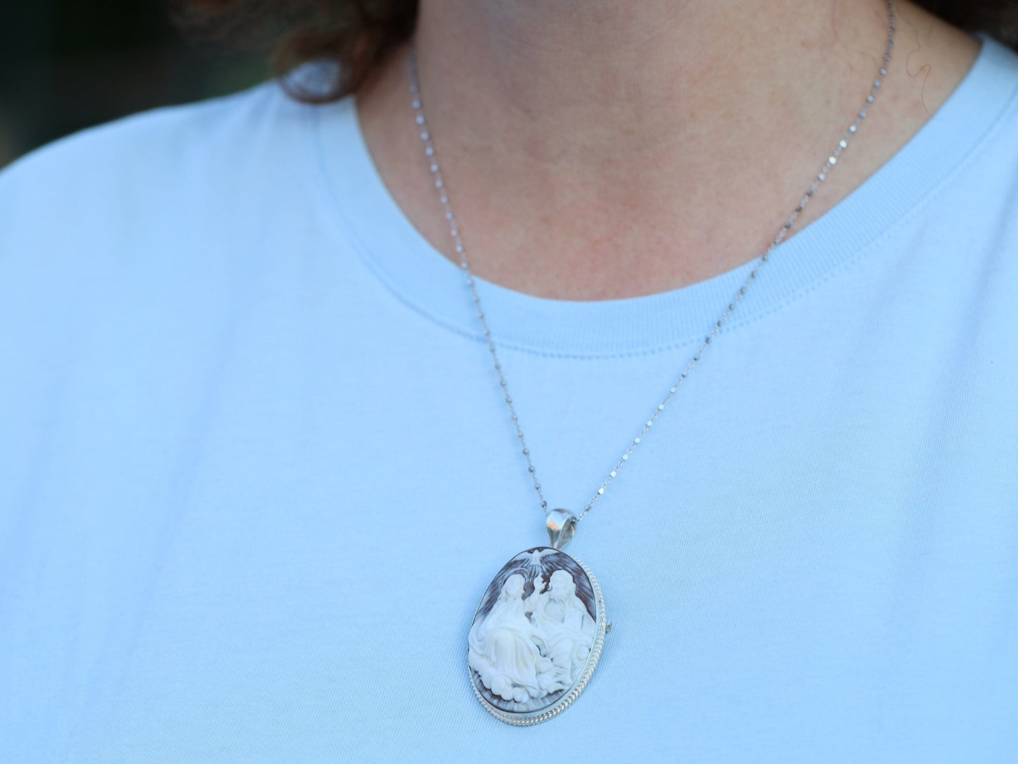 Medalla de la Santísima Trinidad, Padre Hijo y Espíritu Santo, medalla de cameo, medalla de cameo de concha, telar de cabello único para mujeres, regalo católico para aniversario