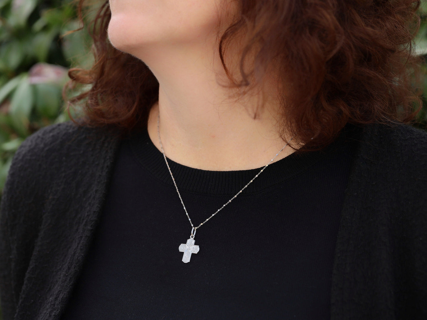 Colgante de cruz en miniatura de 4 vías - Espíritu Santo de plata de ley y escapulario de San Benito - Ideal para mujeres católicas - Cruz lateral comprada de 21x17 mm
