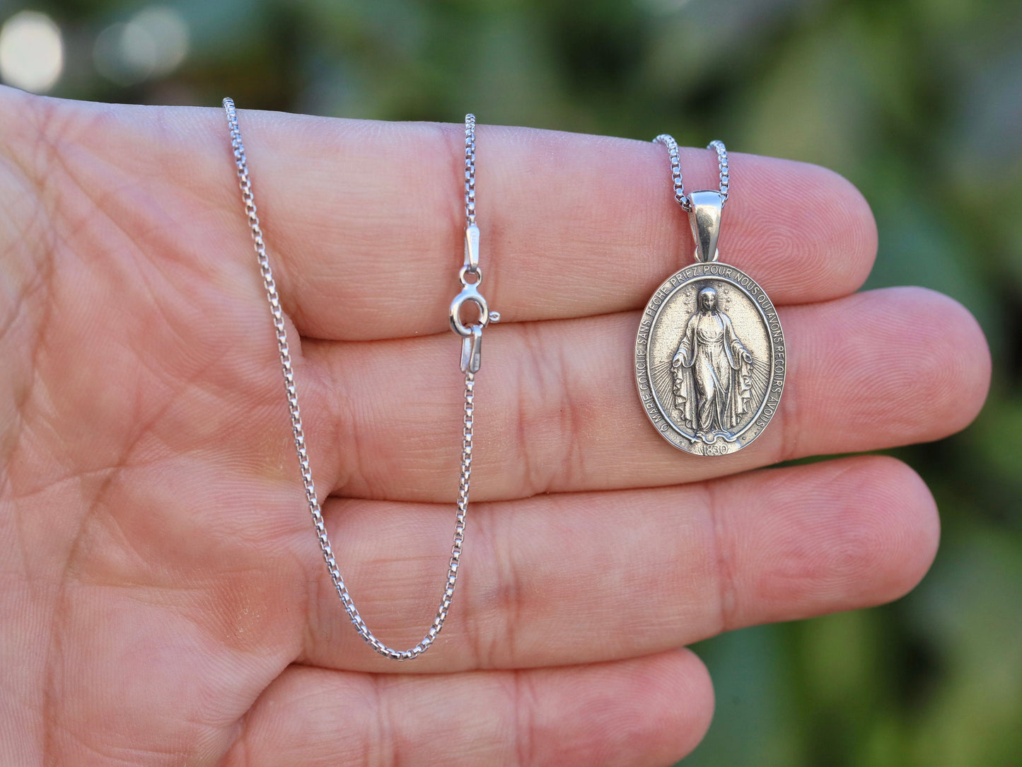 Medalla milagrosa para hombre de tamaño mediano, ovalada Medalla Milagrosa de plata de ley 925, Medalla Milagrosa para adolescente oxidada de 22 mm