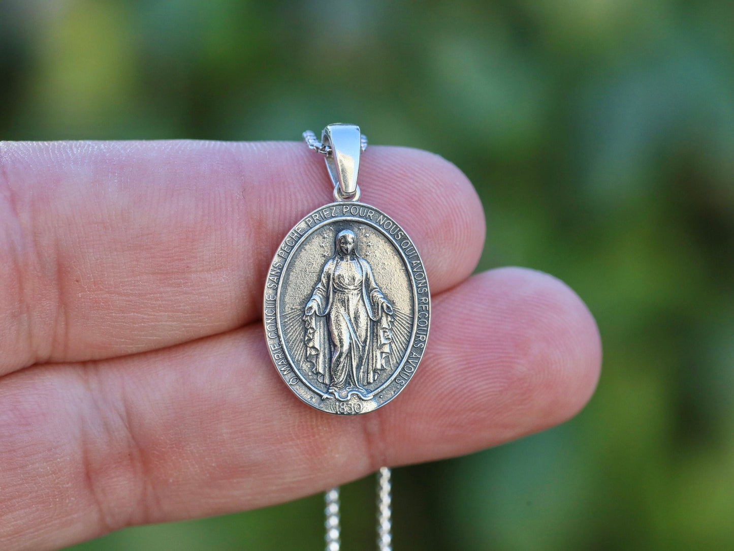 Medalla milagrosa para hombre de tamaño mediano, ovalada Medalla Milagrosa de plata de ley 925, Medalla Milagrosa para adolescente oxidada de 22 mm