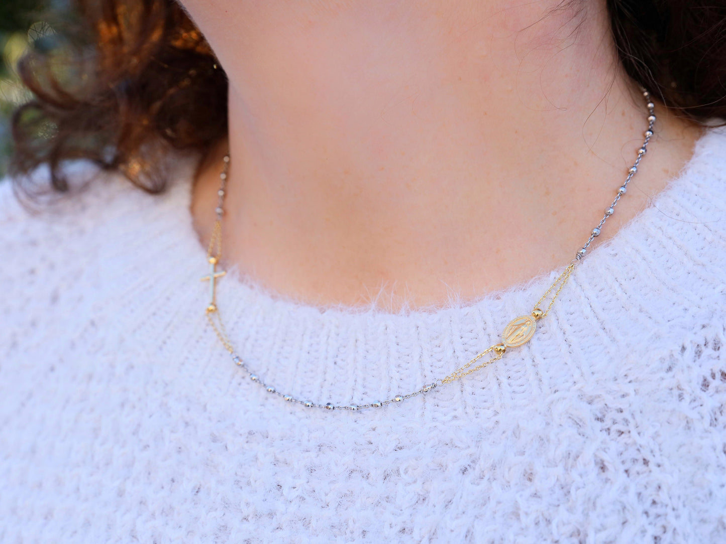 Collar de rosario de plata de ley brillante con medalla milagrosa y cruz chapada en oro - Joyería católica delicada y minimalista