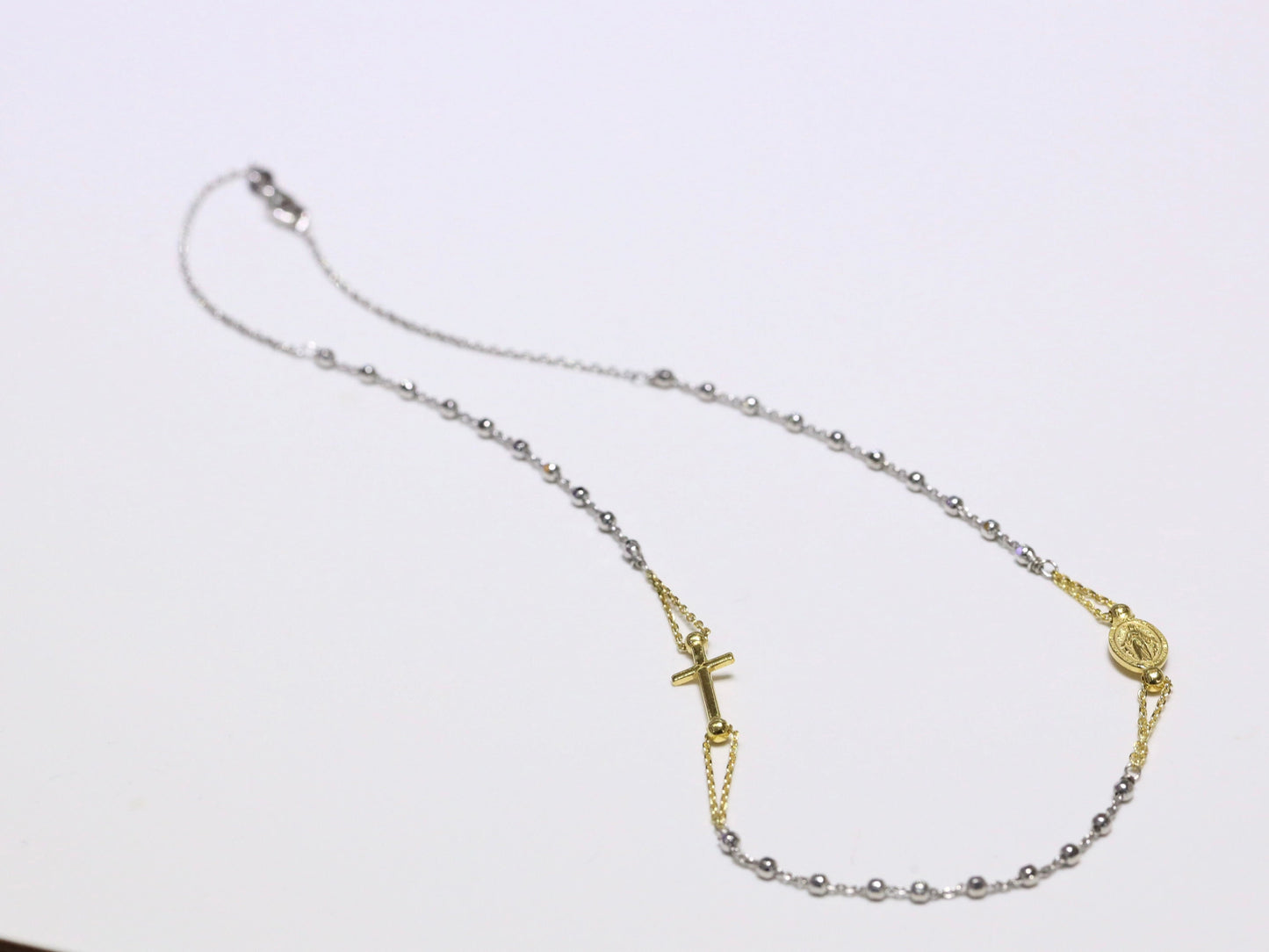 Collar de rosario de plata de ley brillante con medalla milagrosa y cruz chapada en oro - Joyería católica delicada y minimalista